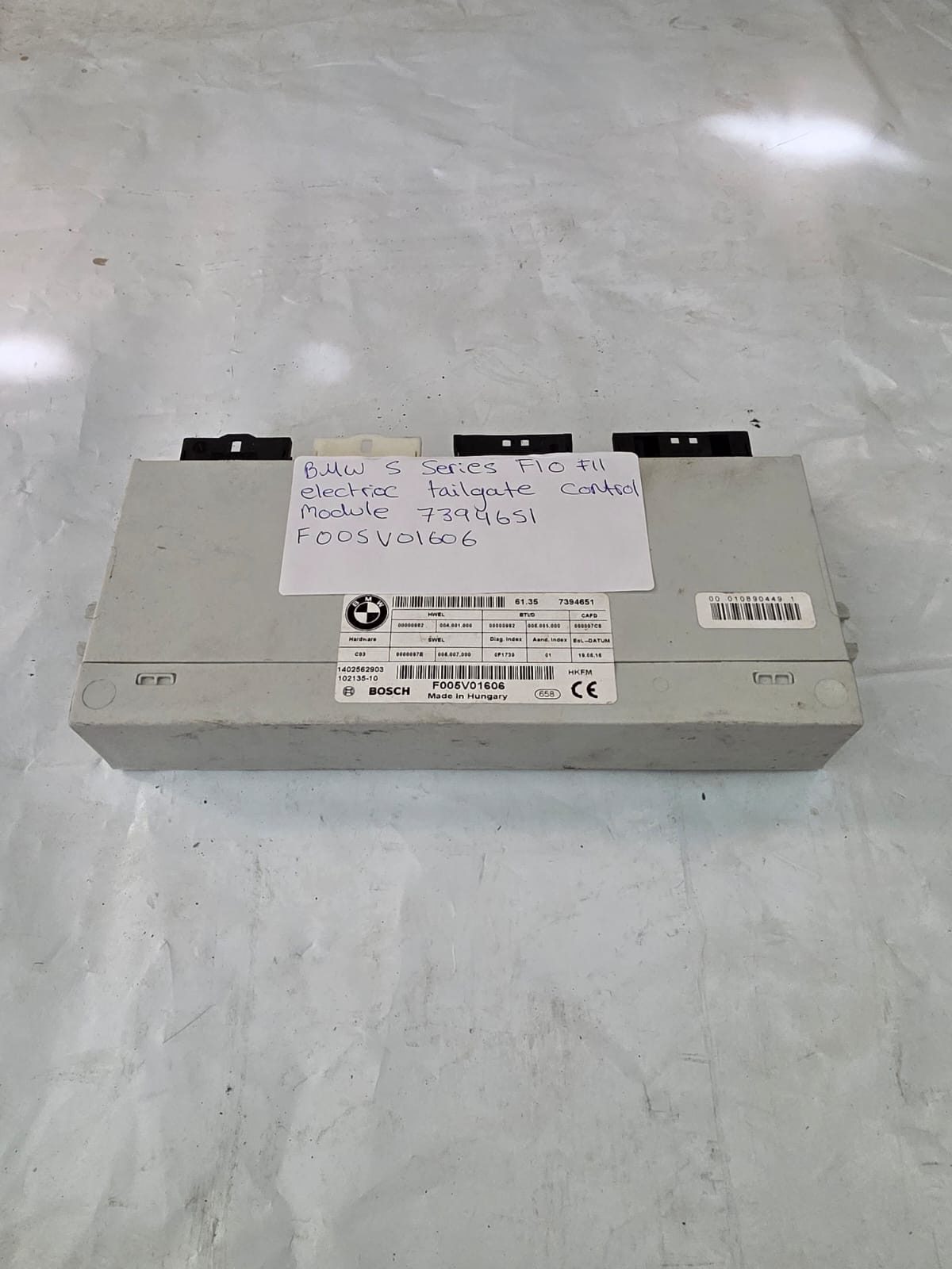 BMW 5 SERIES F10 F11 ELECTRIC TAILGATE CONTROL MODULE 7394651 / F005V01606 - Image 2