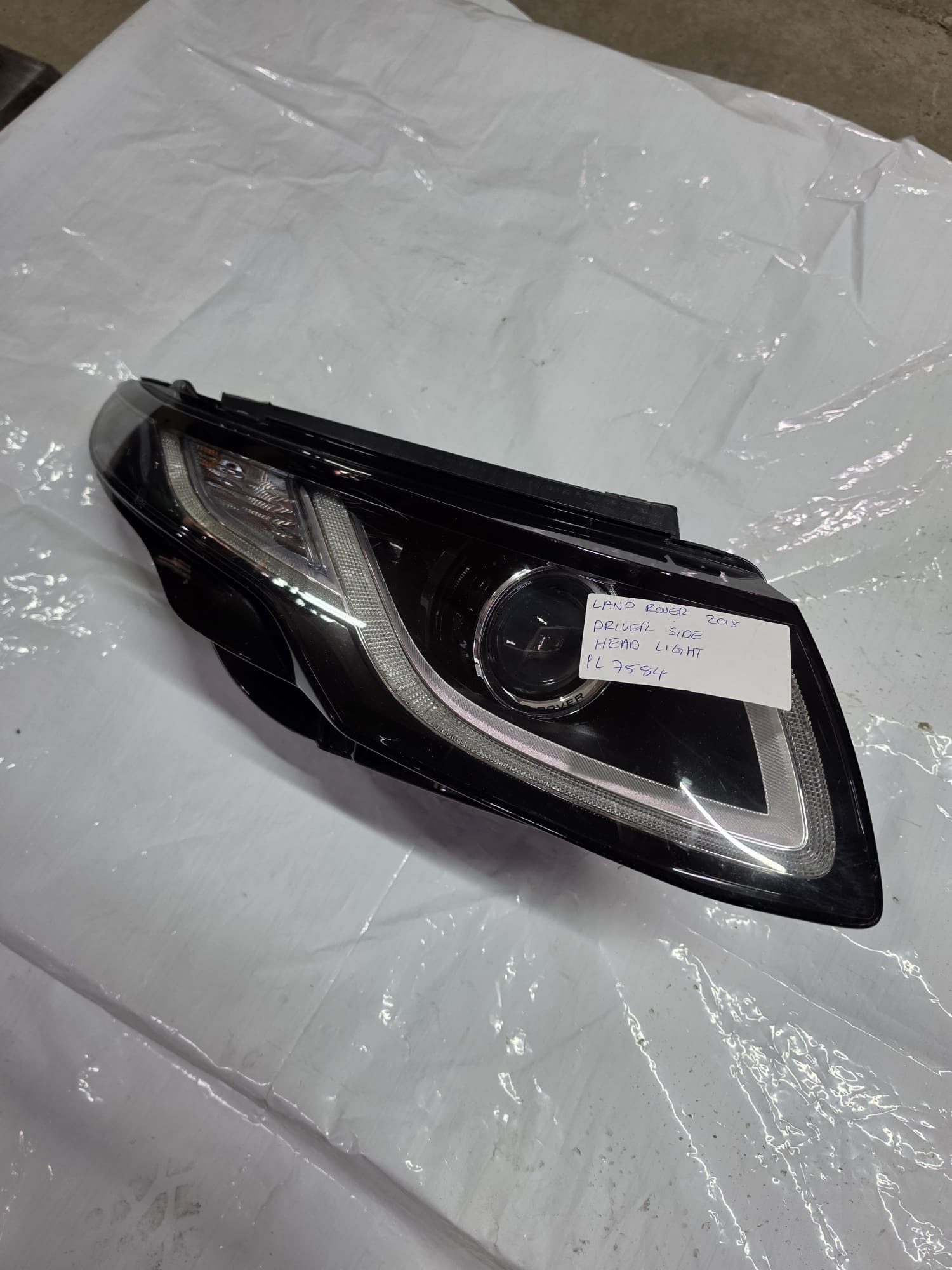 LANDROVER EVOQUE 2018 DRIVER SIDE HEAD LIGHT XENON GJ3213W029DA