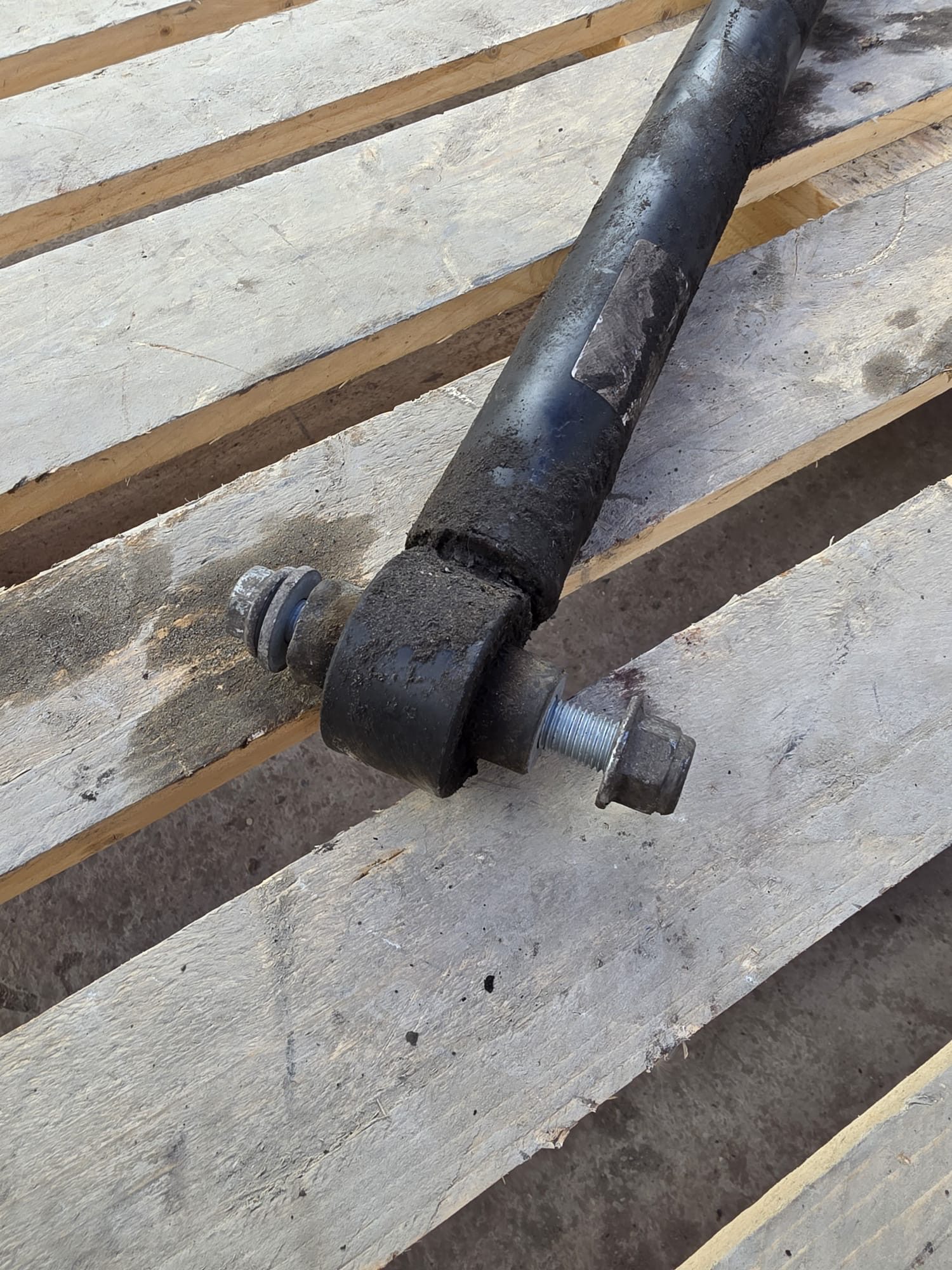 MERCEDES A CLASS W176 2016 FRONT RIGHT WISHBONE BUSH A2463330100 - Image 3