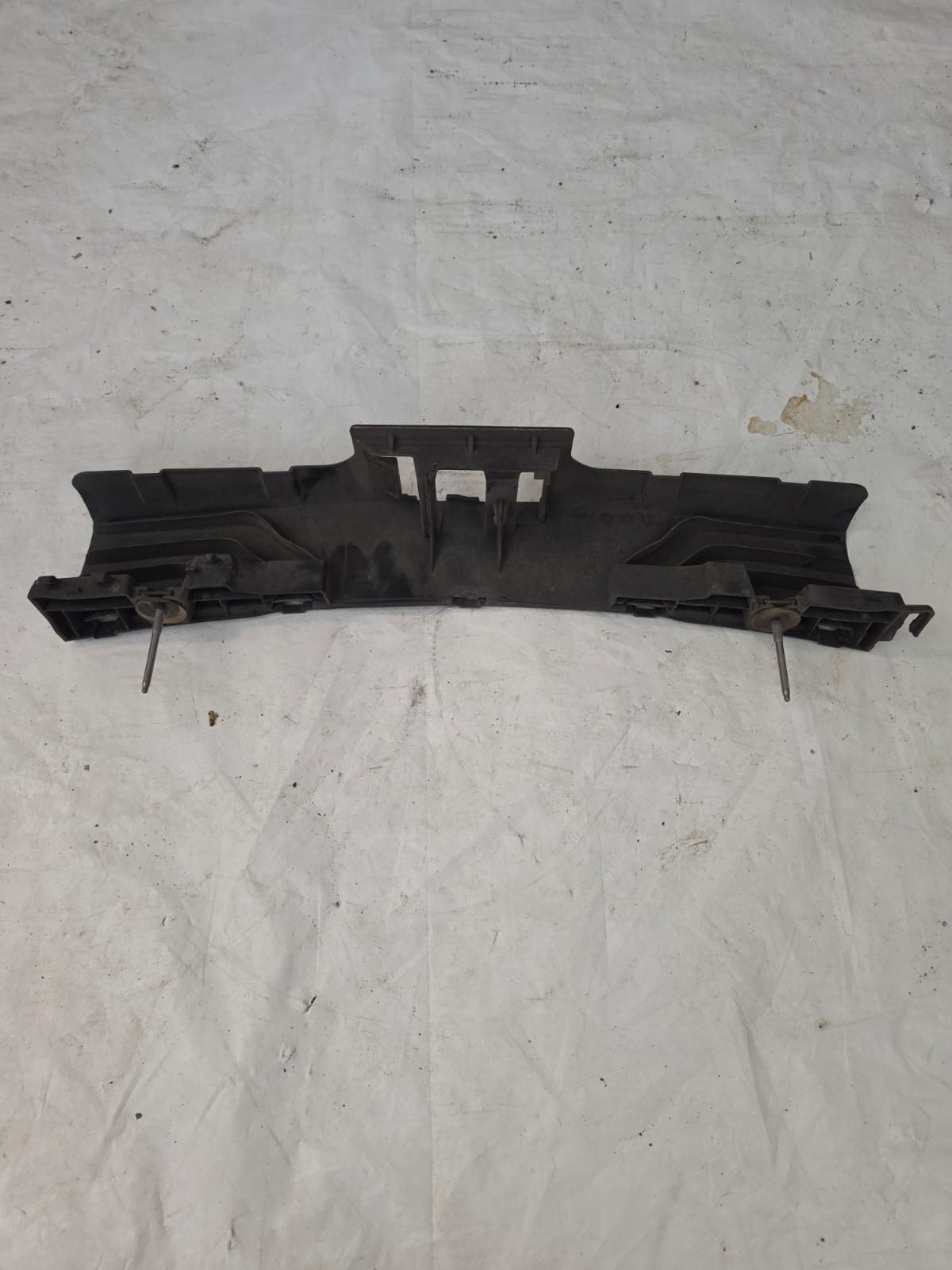 MERCEDES C CLASS W205 2014-2019 REAR BUMPER CENTER BRACKET A2058850265 - Image 3