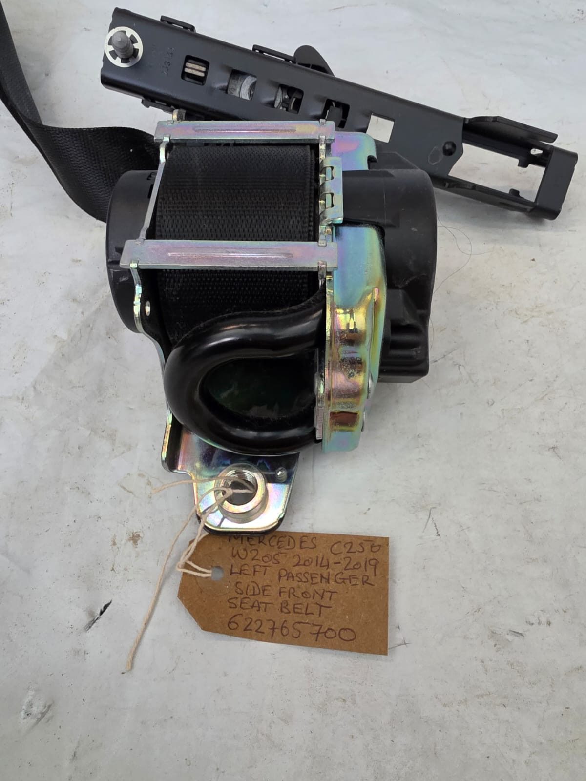 MERCEDES C CLASS W205 2014-2019 LEFT PASSENGER SIDE FRONT SEAT BELT 622765700 - Image 2