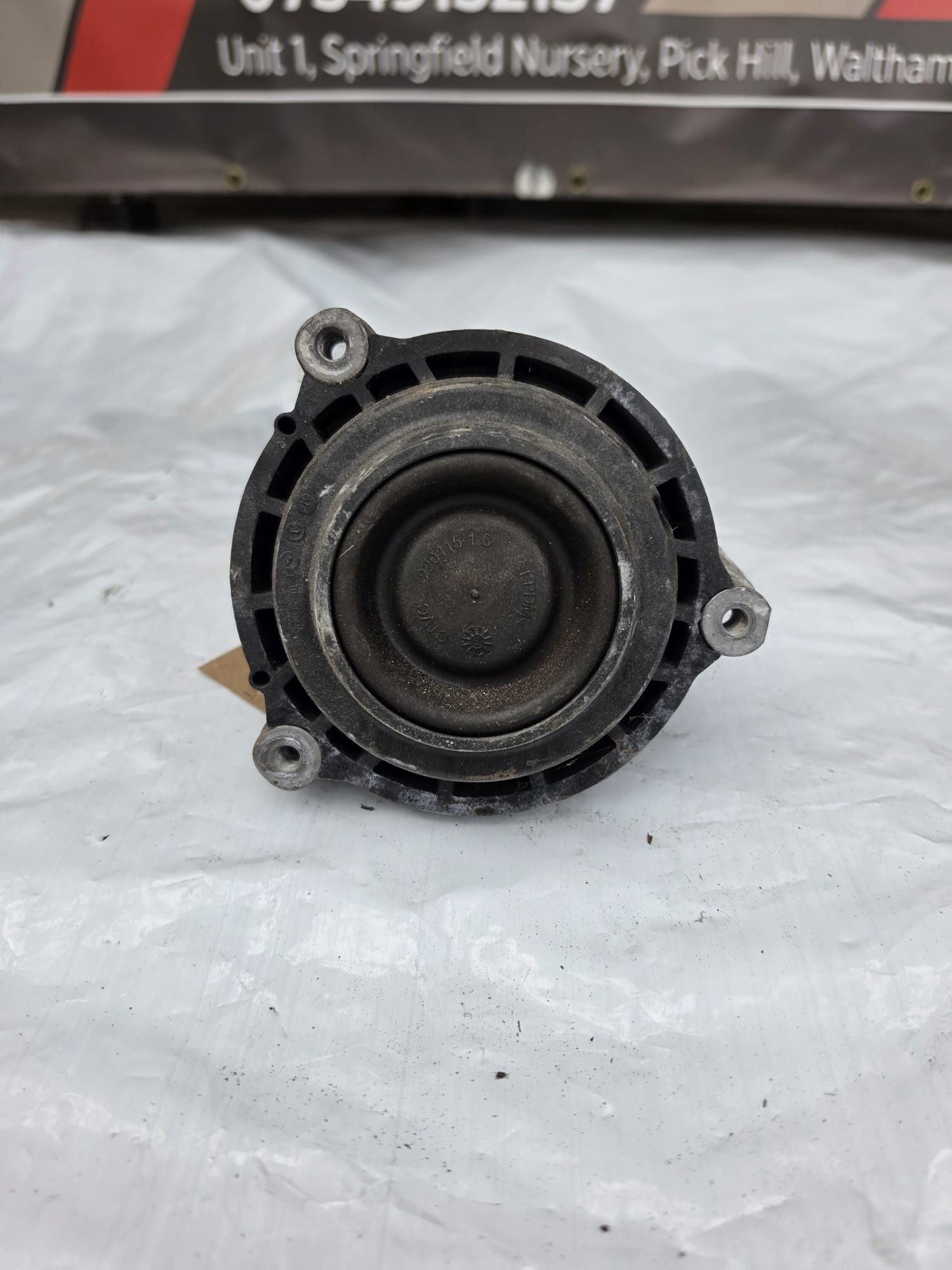 BMW Z4 20i G20 G29 2019 RIGHT SIDE LOWER ENGINE MOUNT 6860490 - Image 3