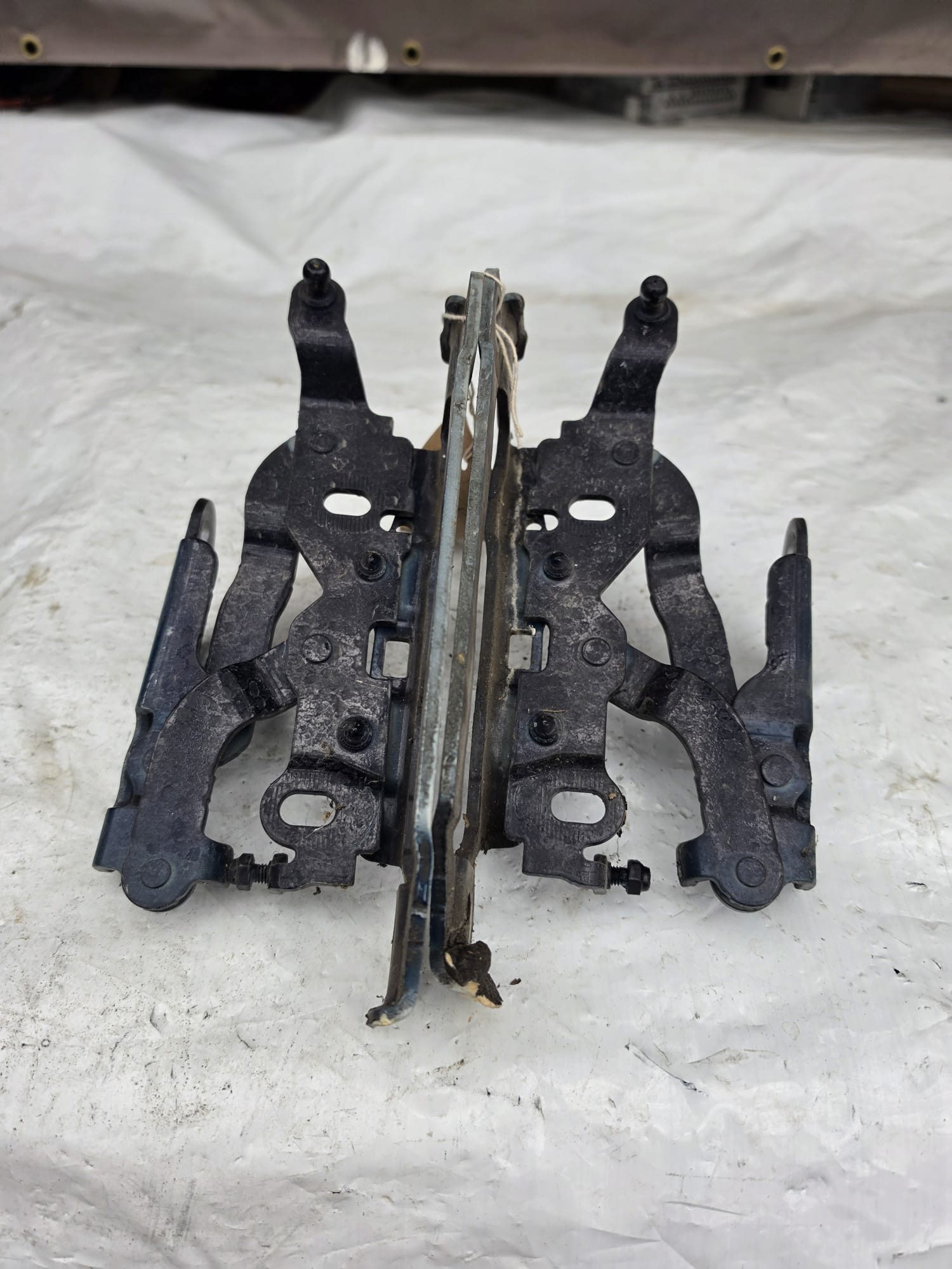 MERCEDES C CLASS 2007-2015 BONNET HINGES PAIR LEFT AND RIGHT A2048800828 - Image 2