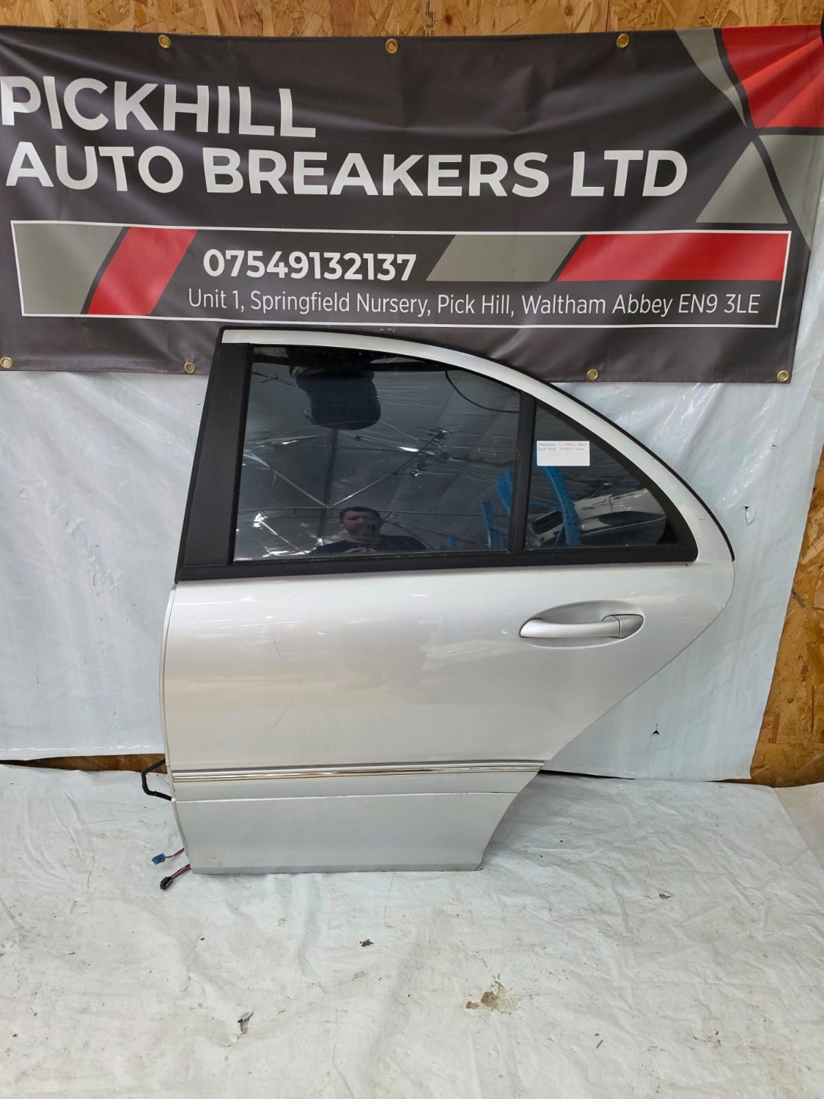 MERCEDES C CLASS DOOR LEFT REAR W204 2011