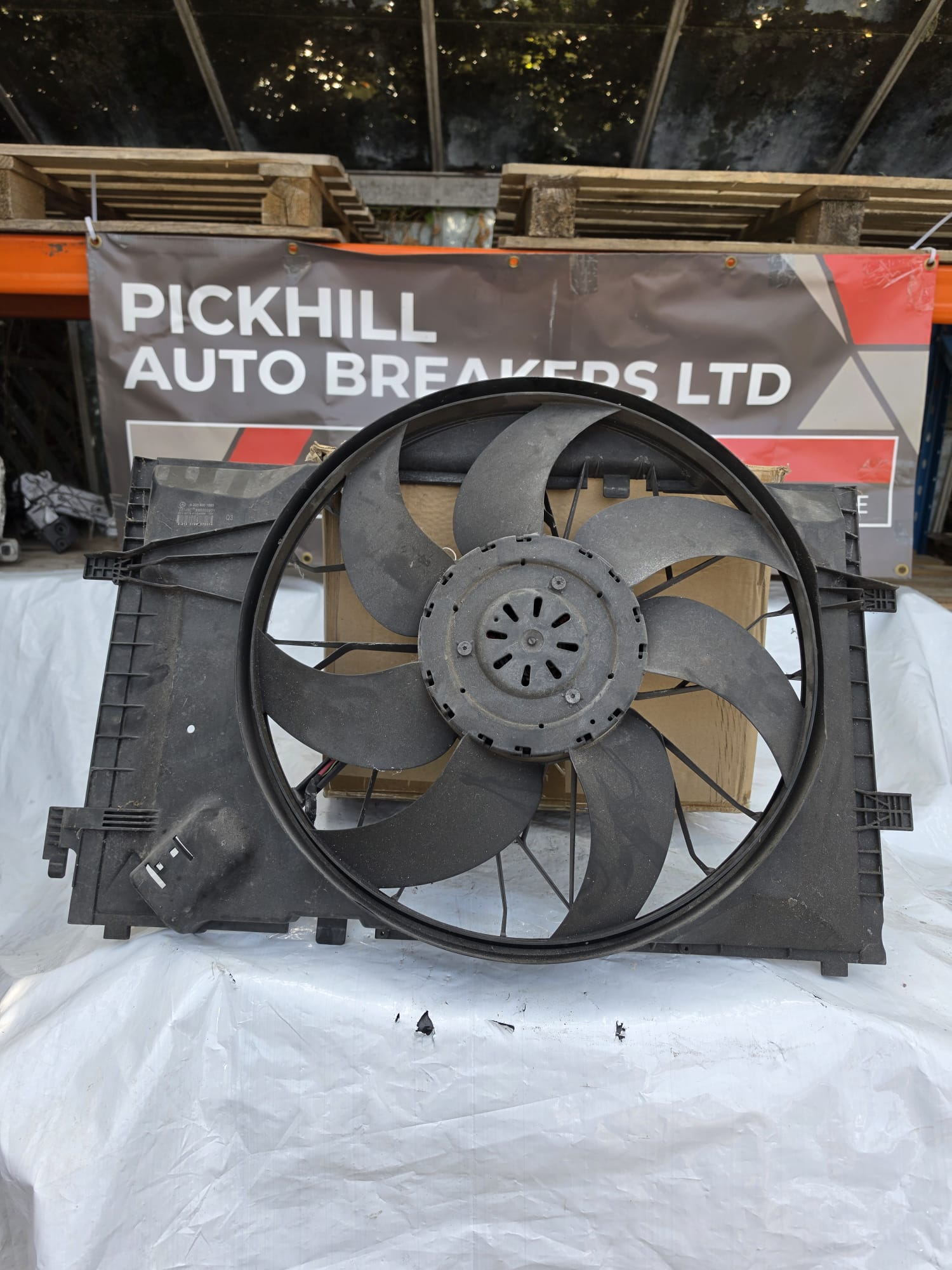 MERCEDES C CLASS W203 RADIATOR COOLING FAN 2035001493