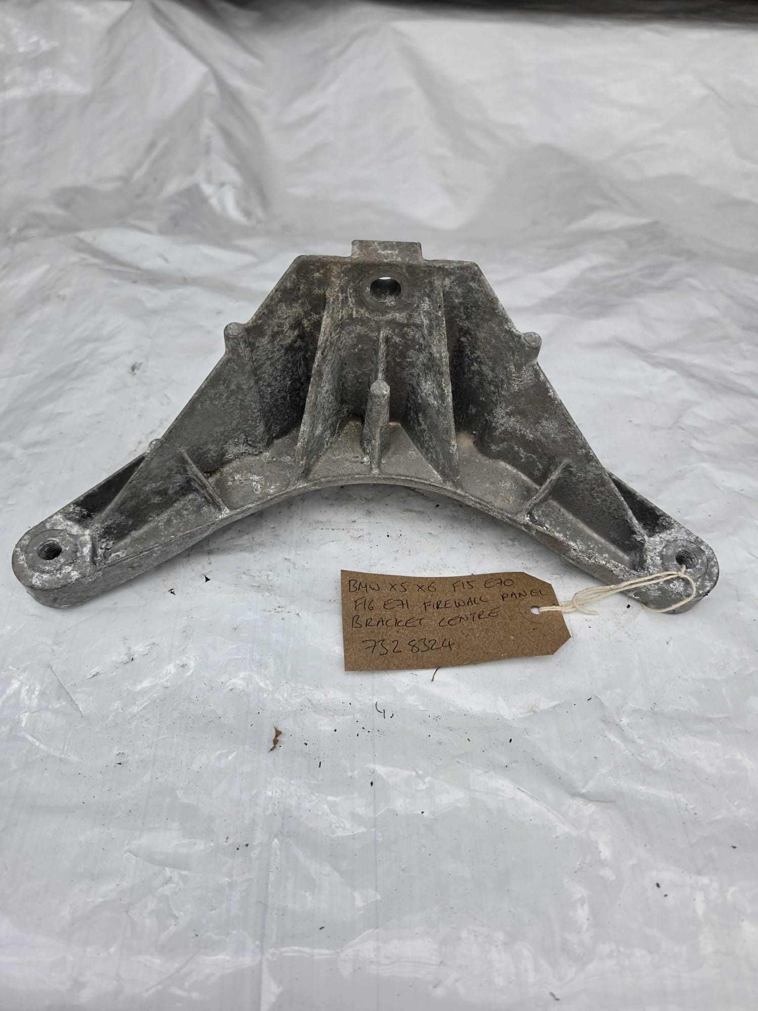 BMW X5 X6 F15 E70 F16 E71 FIREWALL PANEL BRACKET CENTRE 7328324