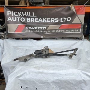 MERCEDES A CLASS W176 2012-2018 WINDSCREEN WIPER MOTOR AND LINKAGE A1768200140
