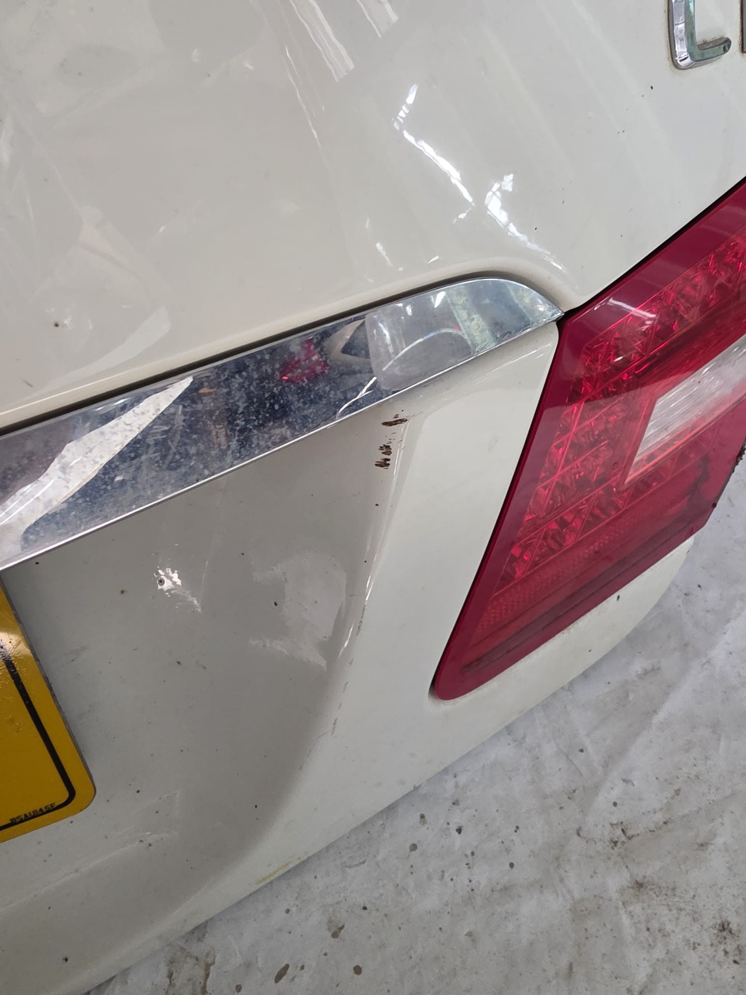 *MERCEDES E CLASS E220 SPORT MK4 C207 2010-2013 BOOT LID TAILGATE COMPLETE - Image 4