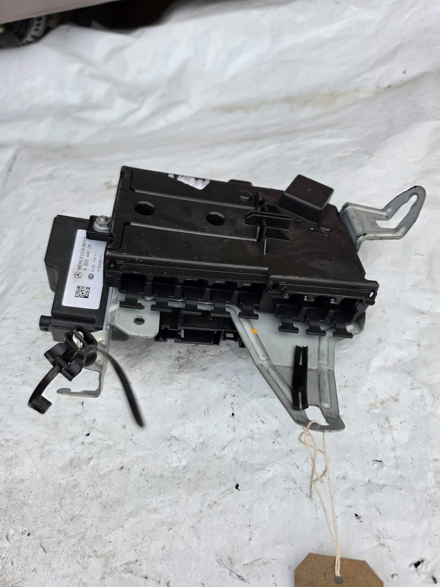 MERCEDES C CLASS W205 2014-2018 GEARBOX CONTROL MODULE WITH BRACKET MOUNT A2059007705 - Image 2
