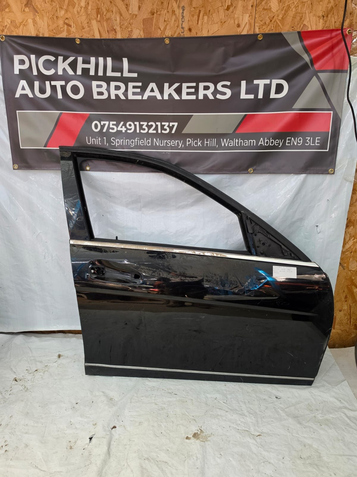 *MERCEDES C CLASS W205 2016 DOOR DRIVER FRONT BLACK