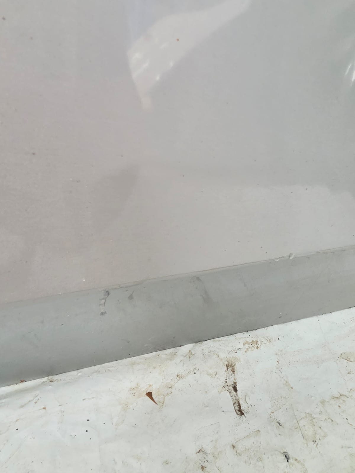 *AUDI A4 B8 2009 PASSENGER SIDE FRONT DOOR IN SILVER - Image 4