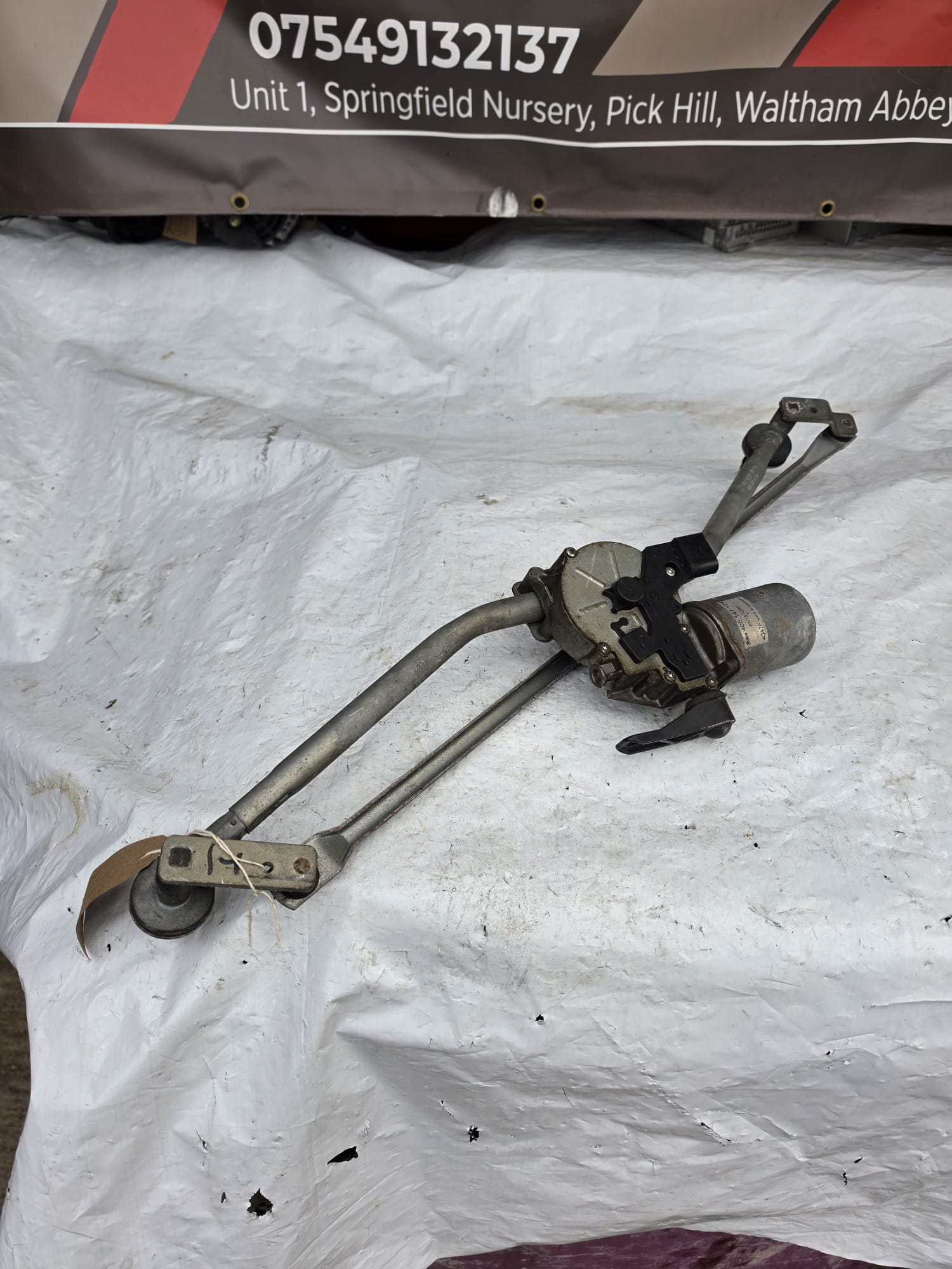 MERCEDES SPRINTER W906 2006-2018 WINDSCREEN WIPER MOTOR AND LINKAGE A9068200140 - Image 2
