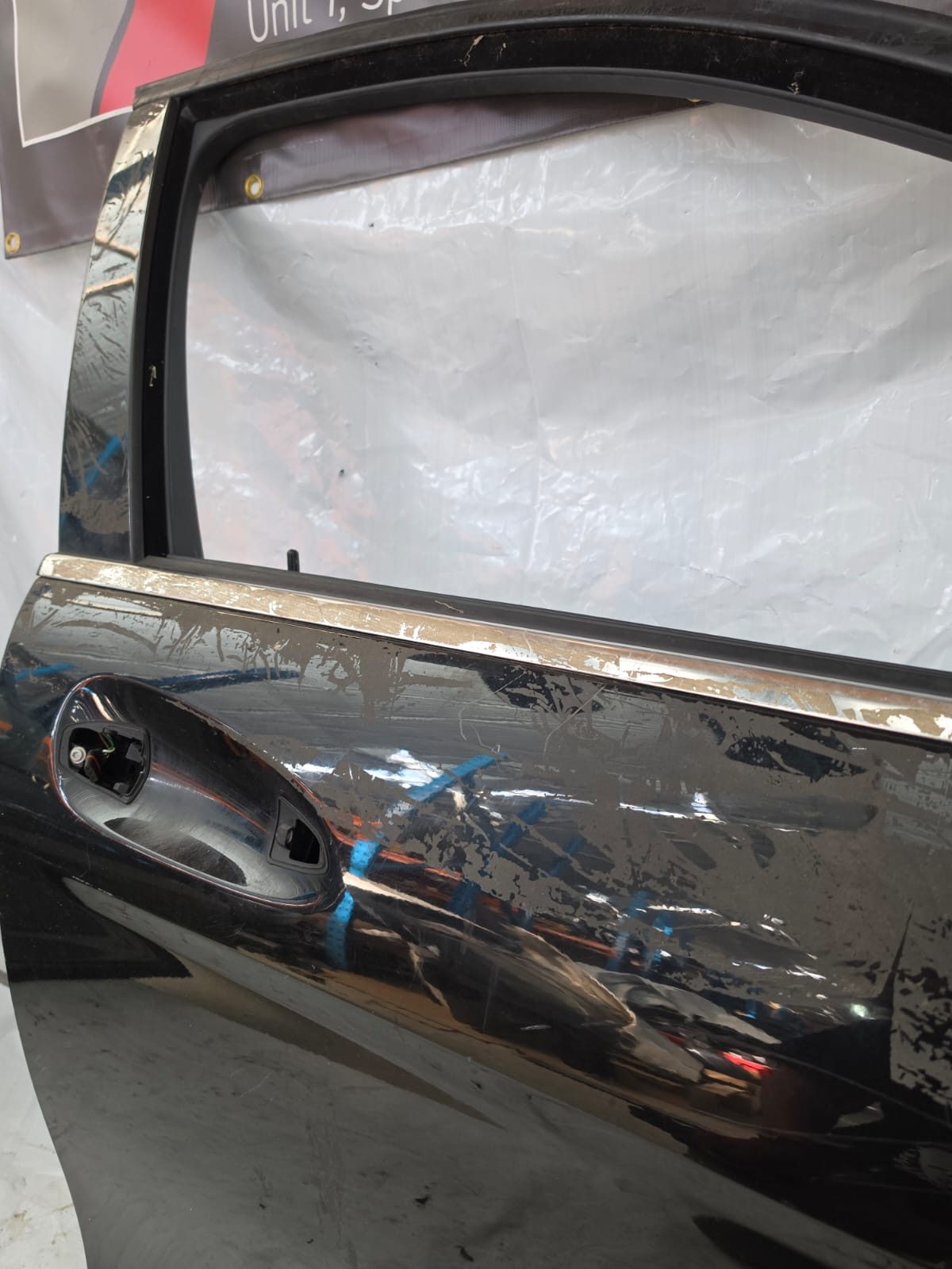 *MERCEDES C CLASS W205 2016 DOOR DRIVER FRONT BLACK - Image 3