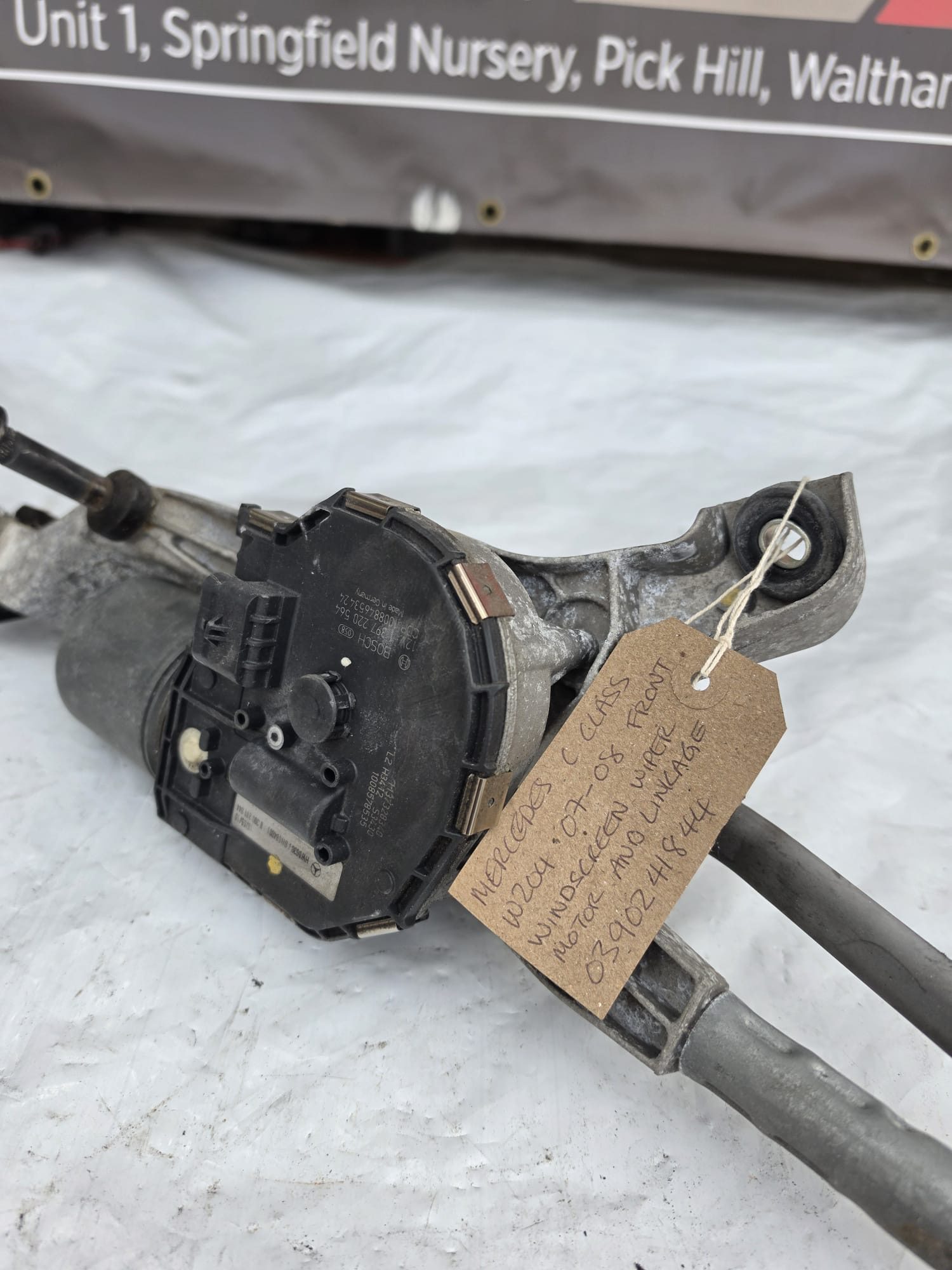 MERCEDES C CLASS W204 07-08 FRONT WINDSCREEN WIPER MOTOR AND LINKAGE 0390241844 - Image 4