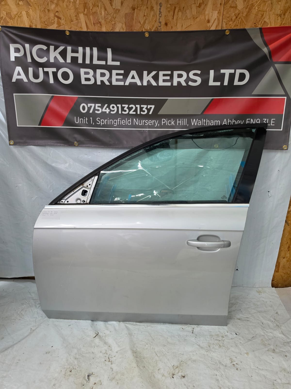*AUDI A4 B8 2009 PASSENGER SIDE FRONT DOOR IN SILVER