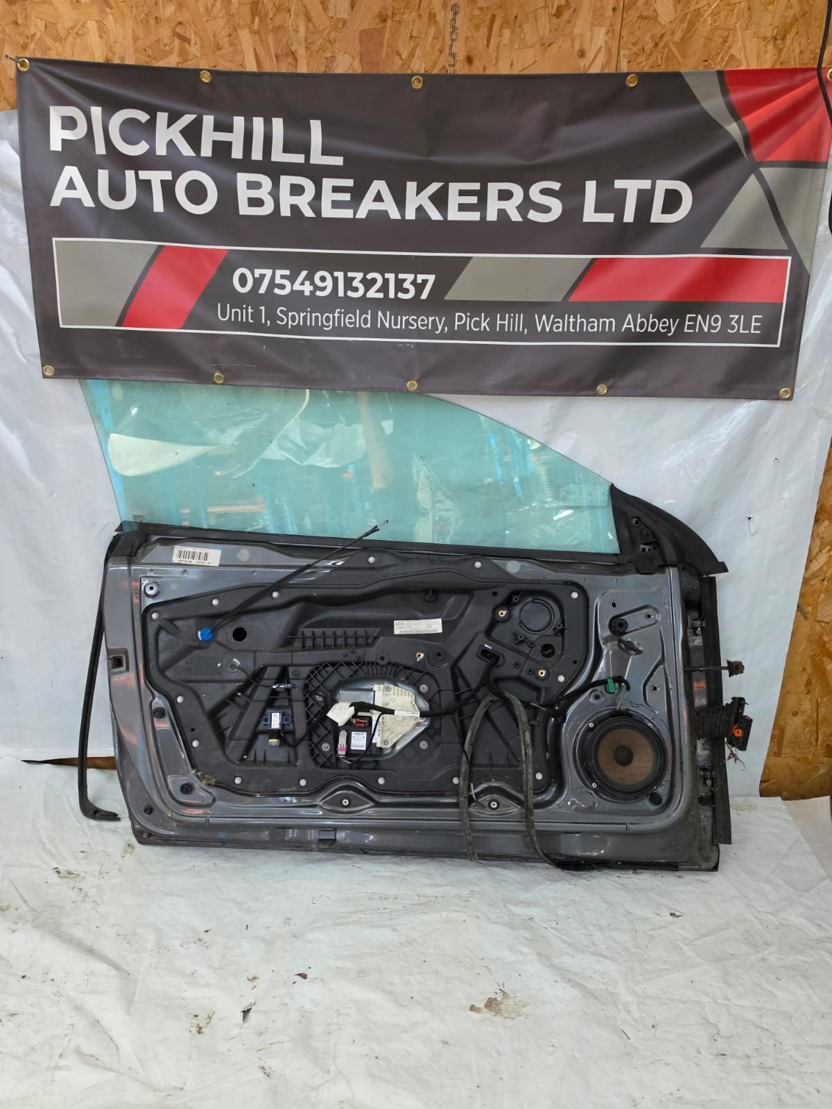 *VOLKSWAGEN SCIROCCO MK3 2016 LEFT FRONT DOOR COUPE GREY - Image 2