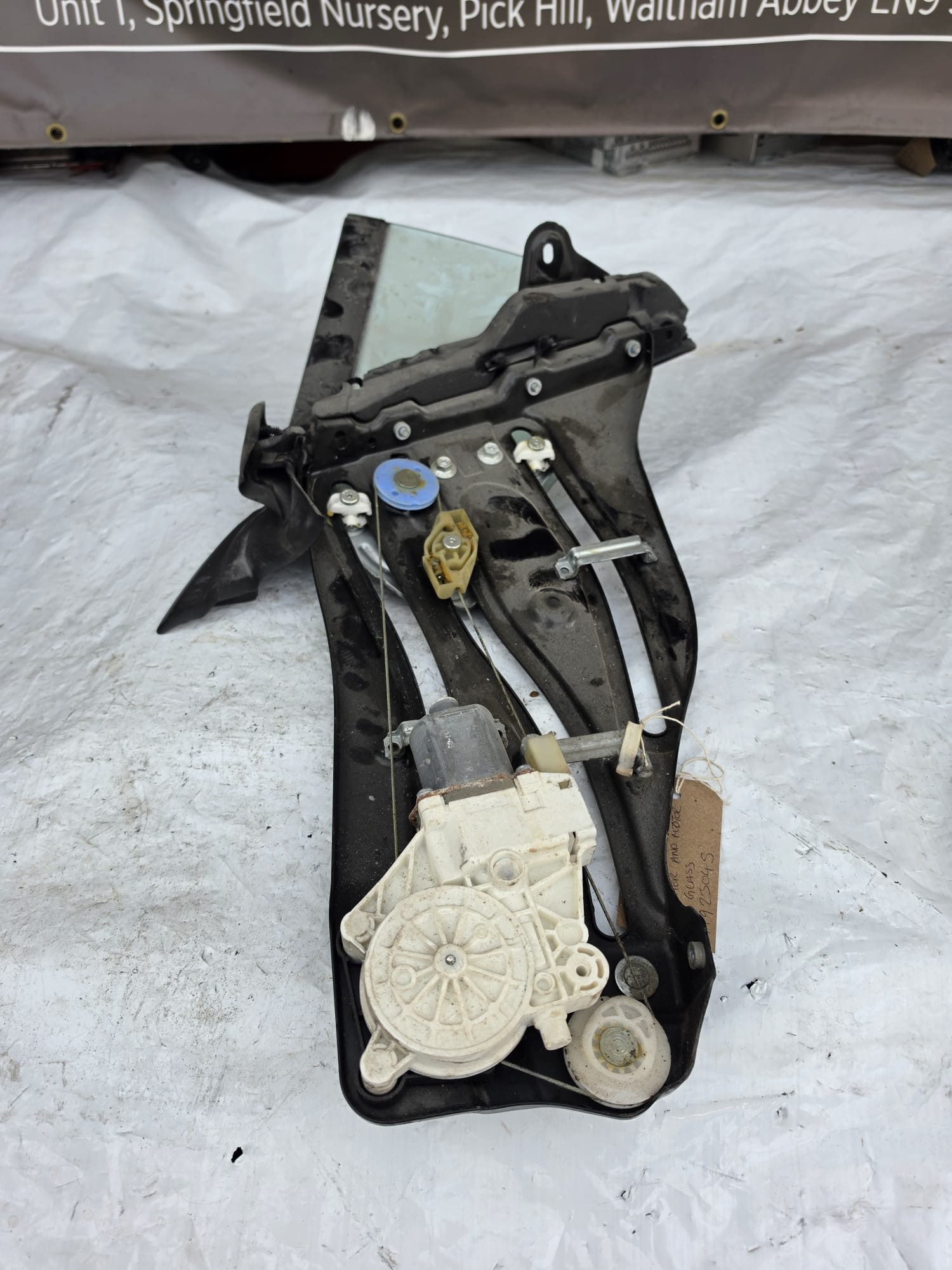 BMW Z4 2009-2016 REAR RIGHT WINDOW REGULATOR AND MOTOR WITH GLASS 7192304S - Image 3
