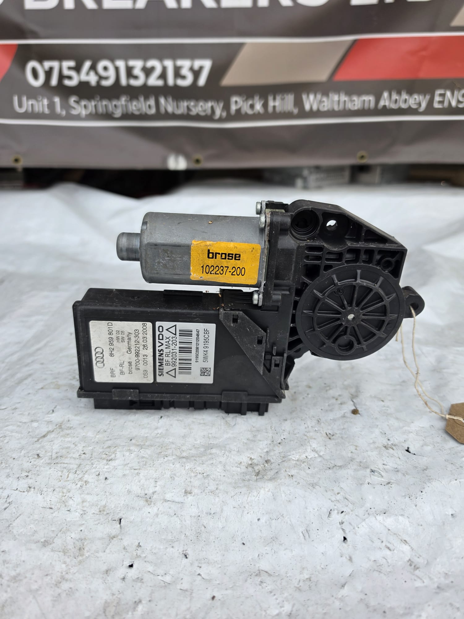 AUDI A4 B7 FRONT PASSENGER SIDE ELECTRIC WINDOW MOTOR 8H2959801D