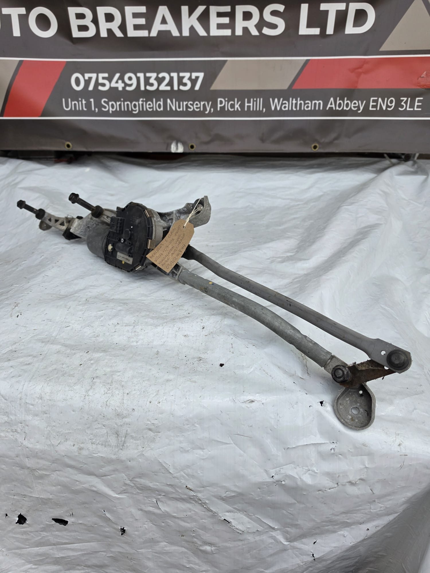 MERCEDES C CLASS W204 07-08 FRONT WINDSCREEN WIPER MOTOR AND LINKAGE 0390241844 - Image 3