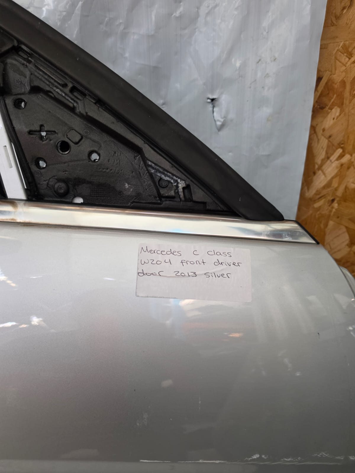 *MERCEDES C CLASS W204 FRONT DRIVER DOOR 2013 SILVER - Image 5