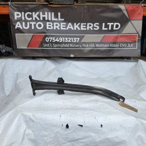 MERCEDES C CLASS W204 ENGINE BODY SUPPORT BRACKET 2007-2014 A2046280024