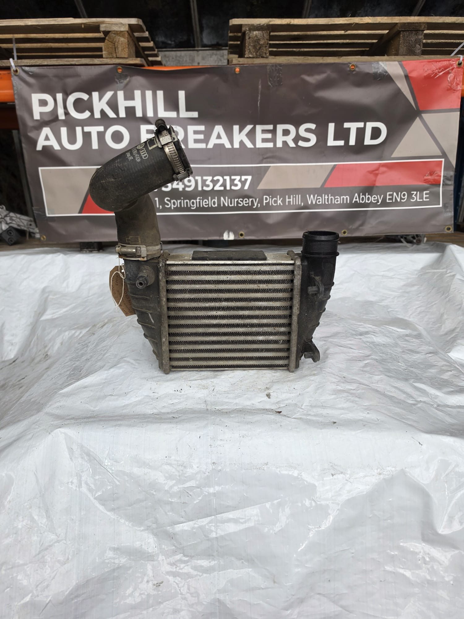 AUDI A4 2.0 TDI 2005 INTERCOOLER RADIATOR 8E0145806Q - Image 2
