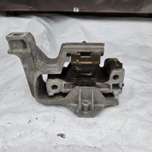 MERCEDES CLA C117 W176 W246 GLA X156 ENGINE MOUNT A2462402517