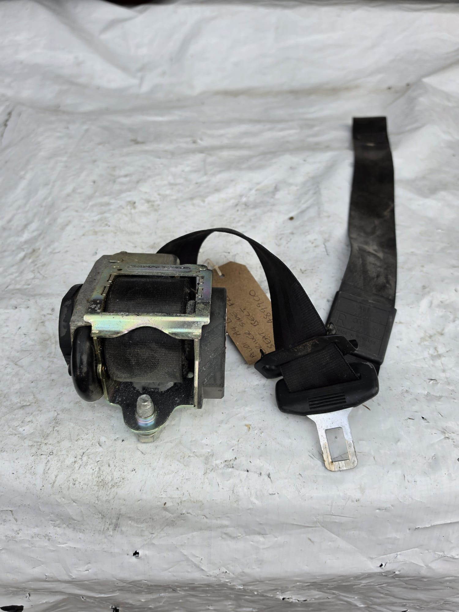 AUDI A4 B7 2002-2009 DRIVER SIDE FRONT SEAT BELT 600489900 / 8H0857706C