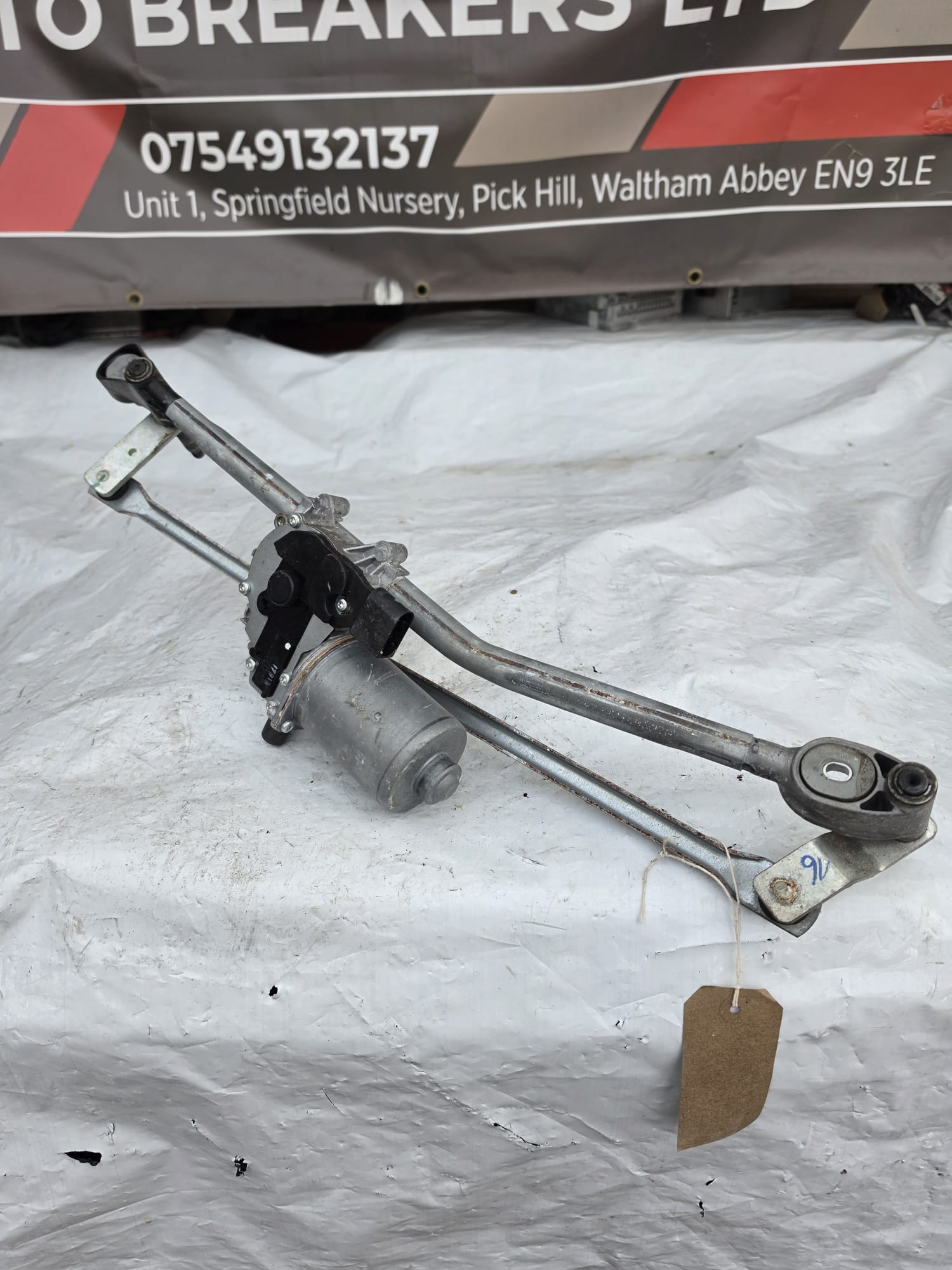 BMW Z4 E89 FRONT WINDSCREEN WIPER MOTOR AND LINKAGE W09862 / 7219606 - Image 2