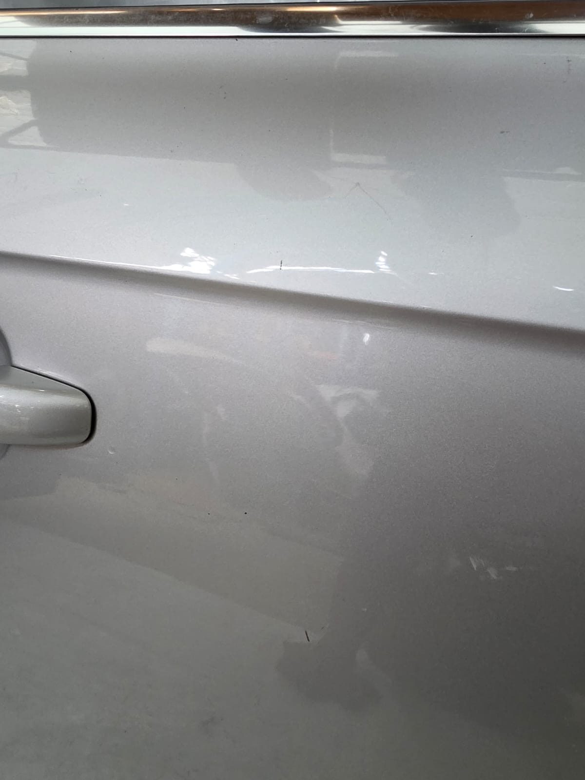 *AUDI A4 B8 2009 DRIVER SIDE FRONT DOOR IN SILVER - Image 6