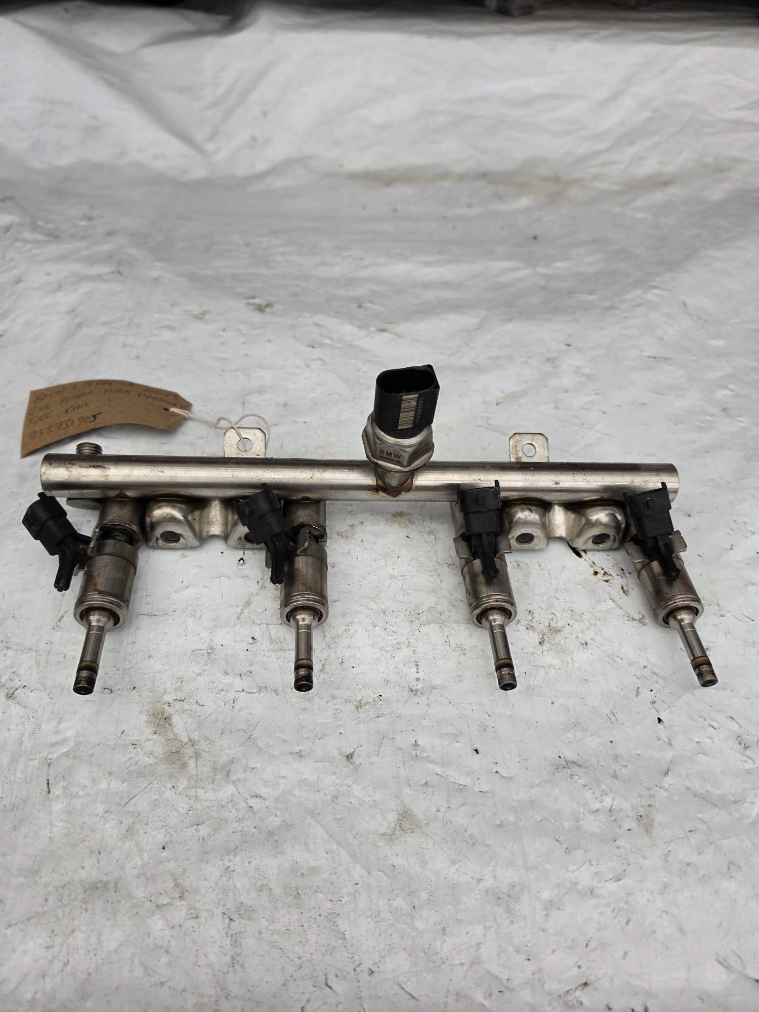 BMW 1 SERIES 2005-2013 2.0L PETROL HIGH PRESSURE FUEL RAIL 753731905