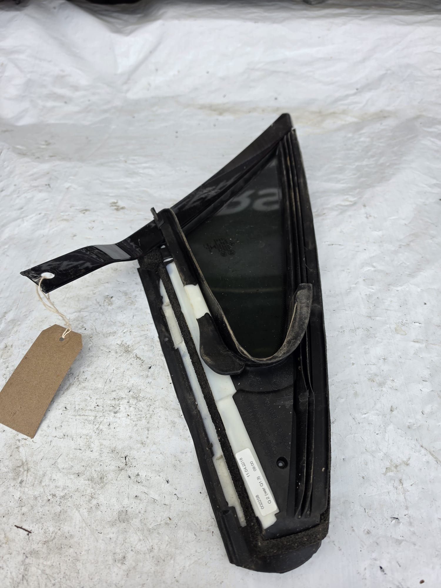MERCEDES E CLASS REAR RIGHT QUARTER WINDOW GLASS A2386708800 - Image 2