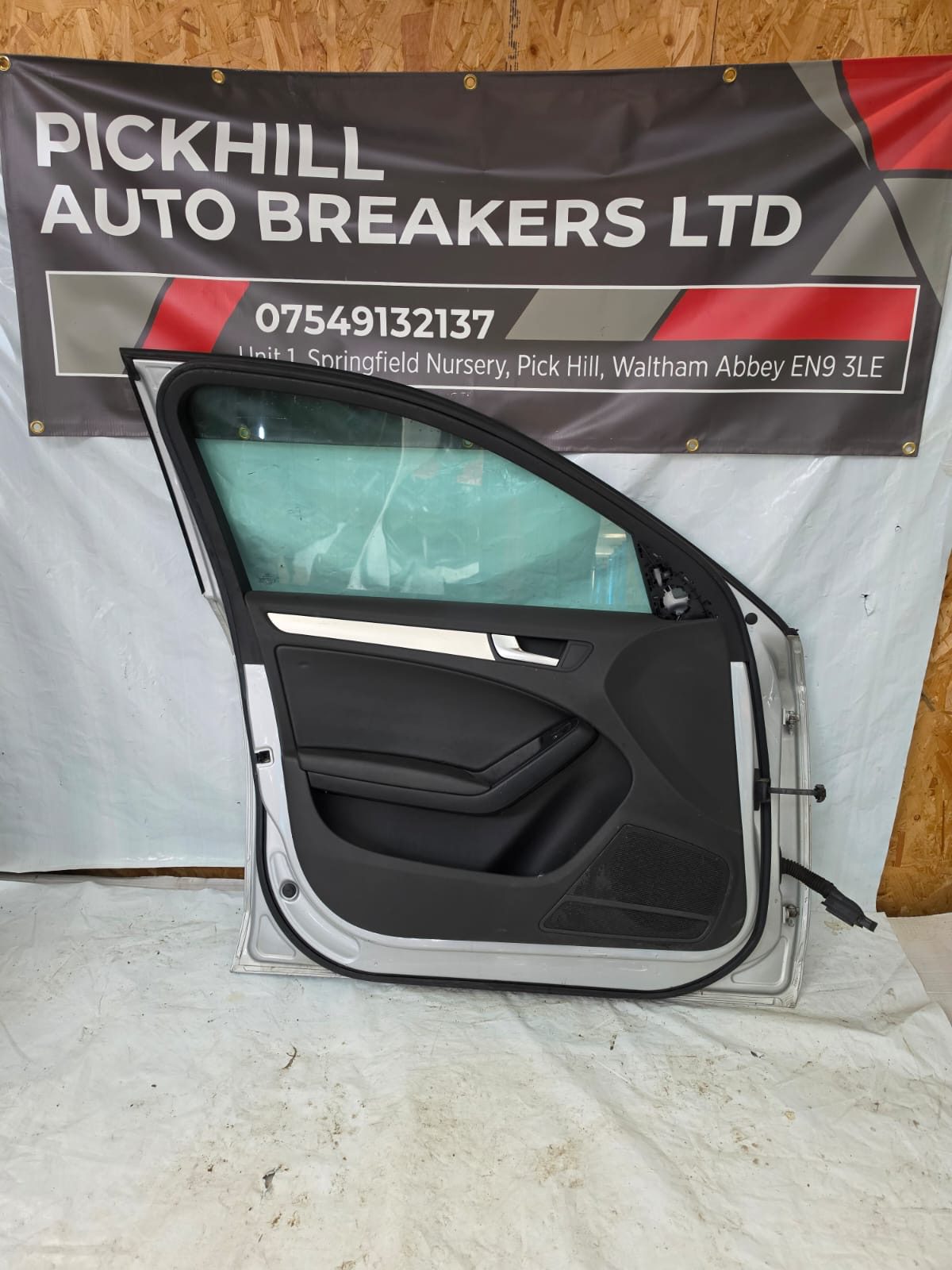 *AUDI A4 B8 2009 PASSENGER SIDE FRONT DOOR IN SILVER - Image 2
