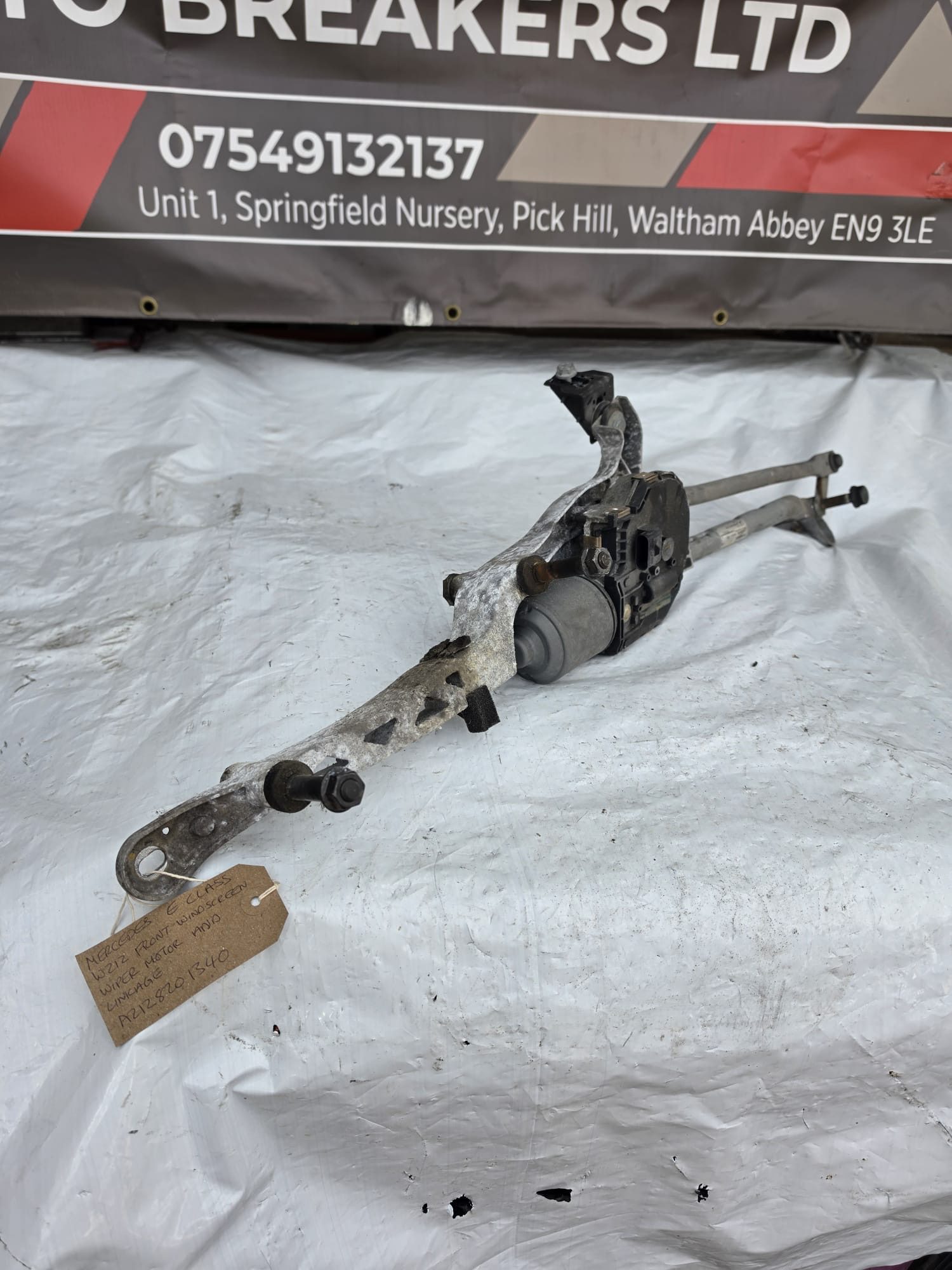 MERCEDES E CLASS W212 FRONT WINDSCREEN WIPER MOTOR AND LINKAGE A2128201340 - Image 3