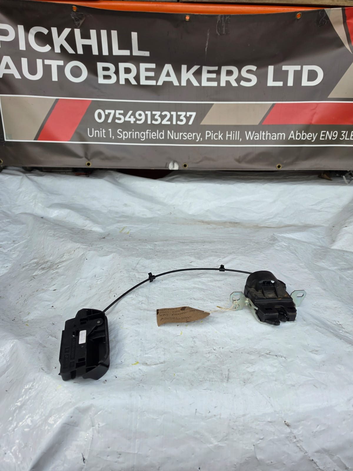 MERCEDES C CLASS W205 2016 REAR RIGHT SEAT RELEASE HANDLE A2059205000