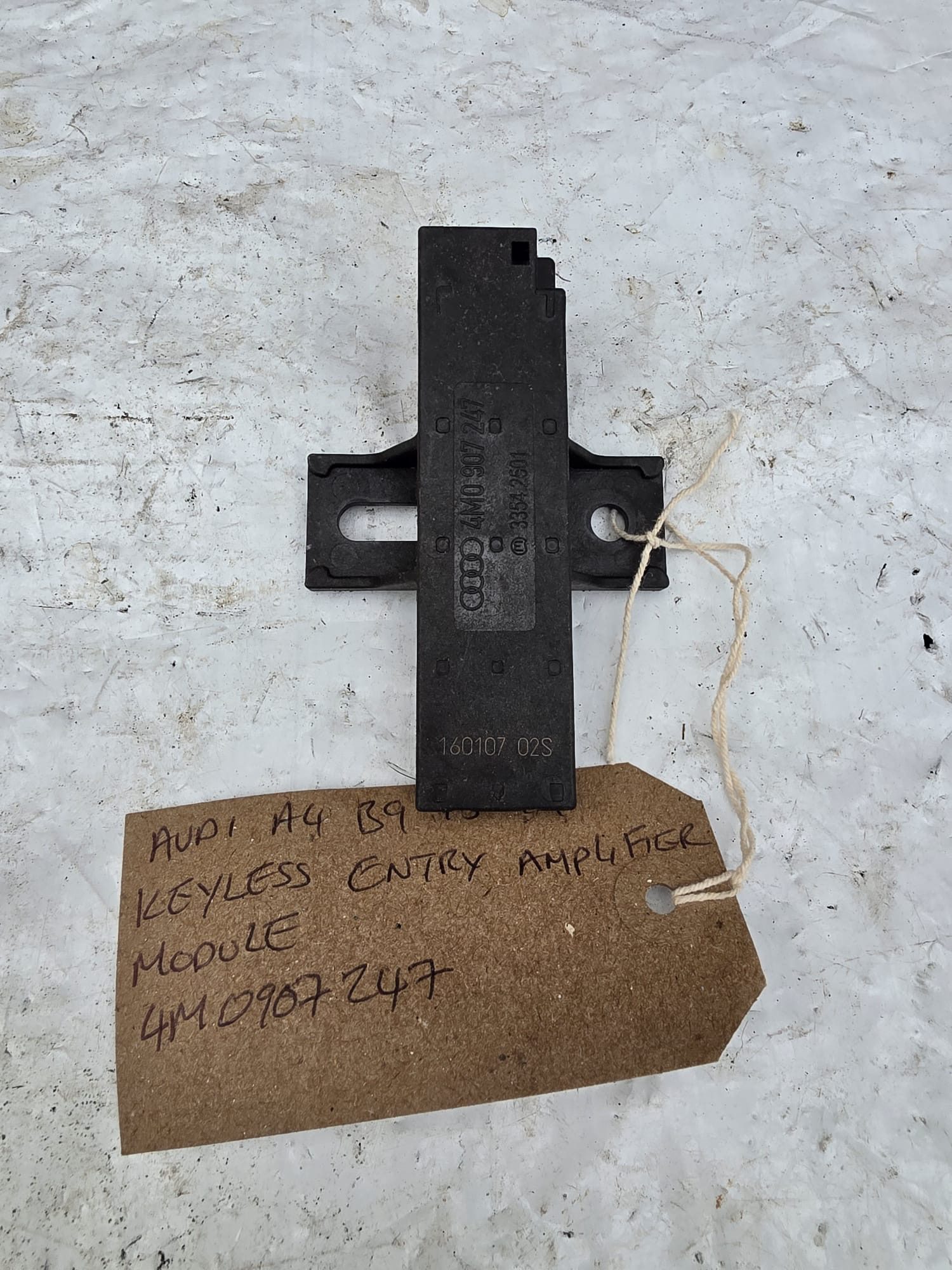 AUDI A4 B9 2015-2019 KEYLESS ENTRY AMPLIFIER MODULE 4M0907247