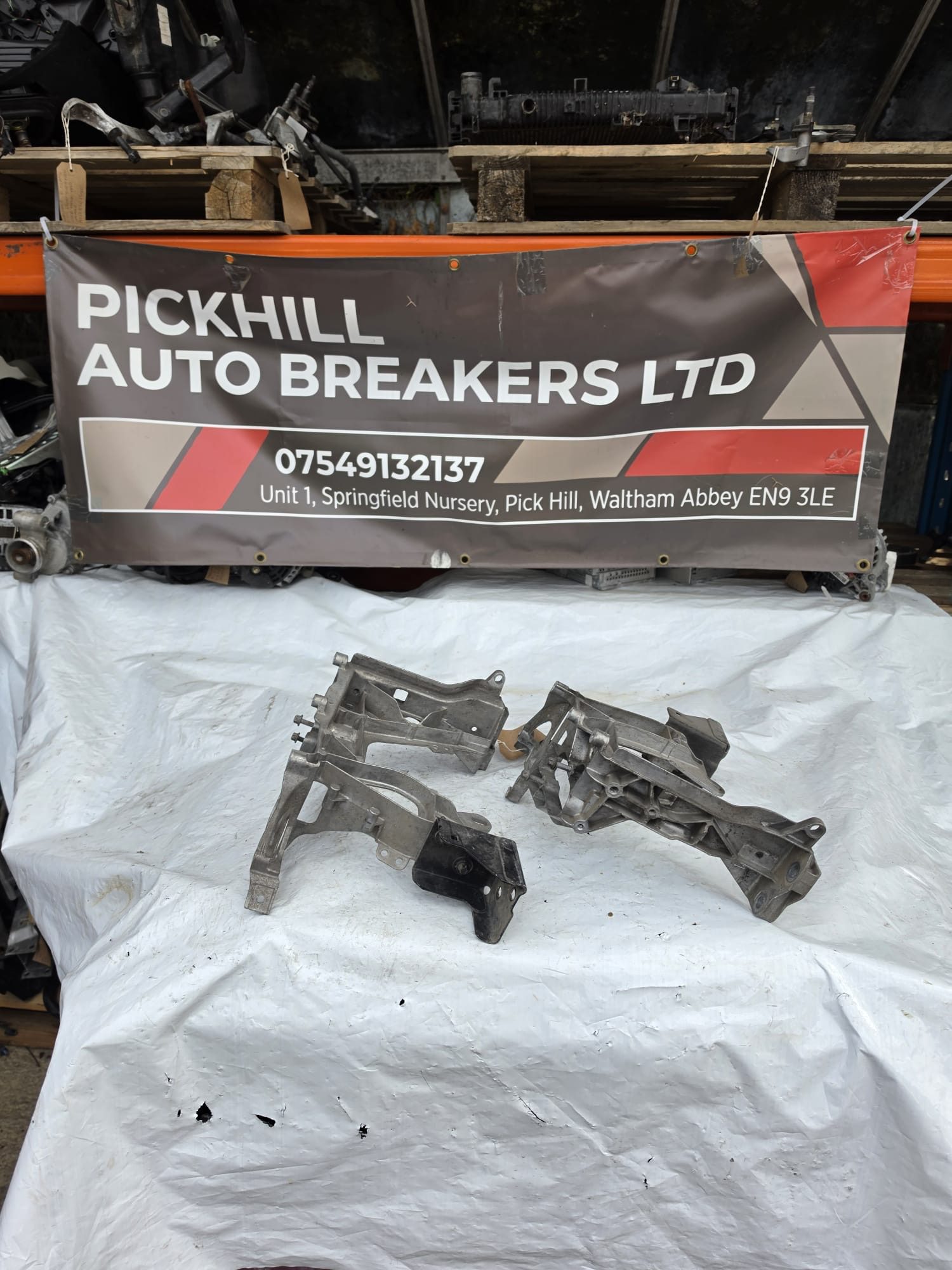 MERCEDES C CLASS W205 2014-2021 HEADLIGHT SUPPORT BRACKET PAIR A2056221600 / A2056221700