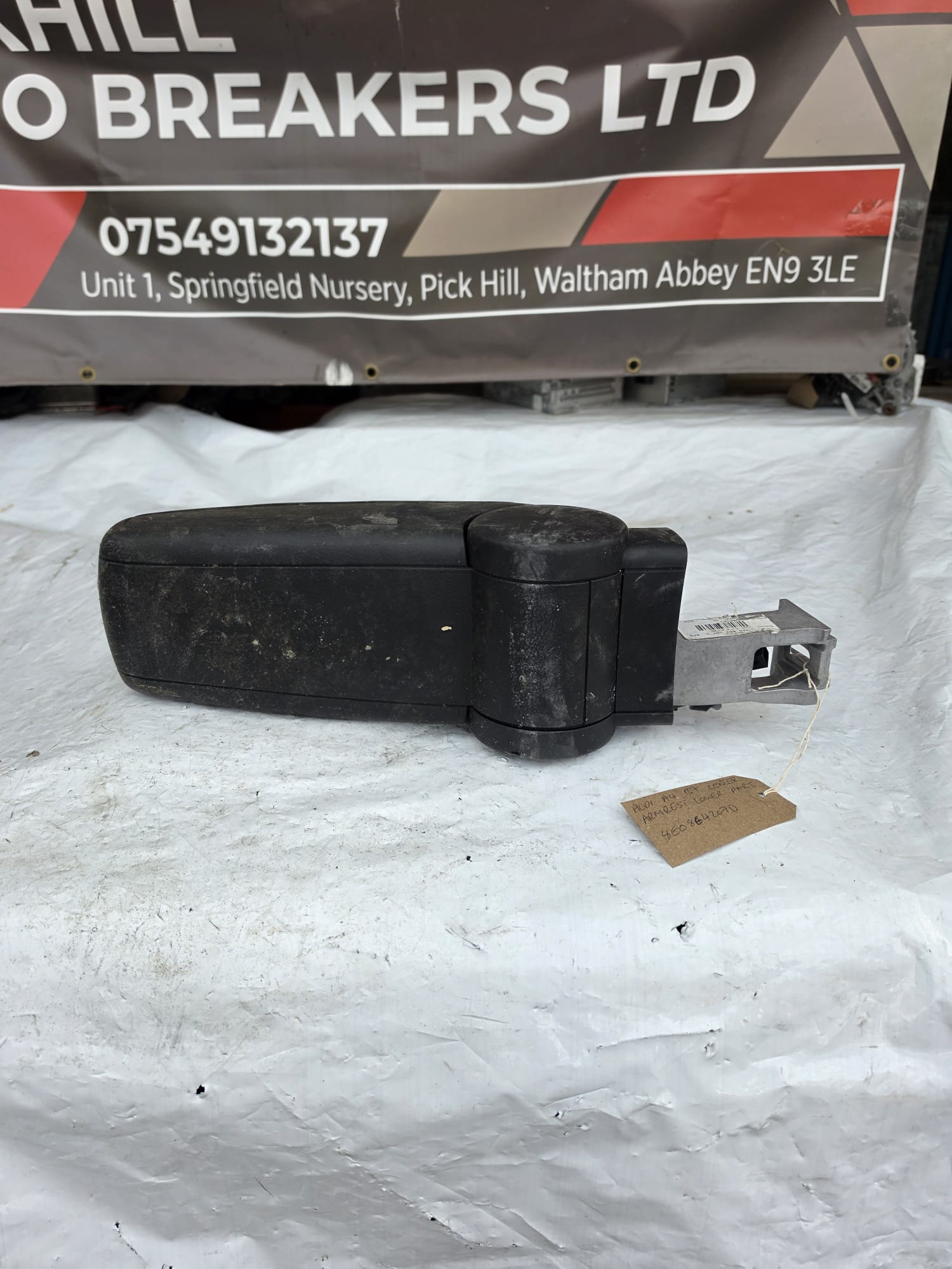 AUDI A4 B7 CENTER ARMREST LOWER PART 8E0864207D - Image 2