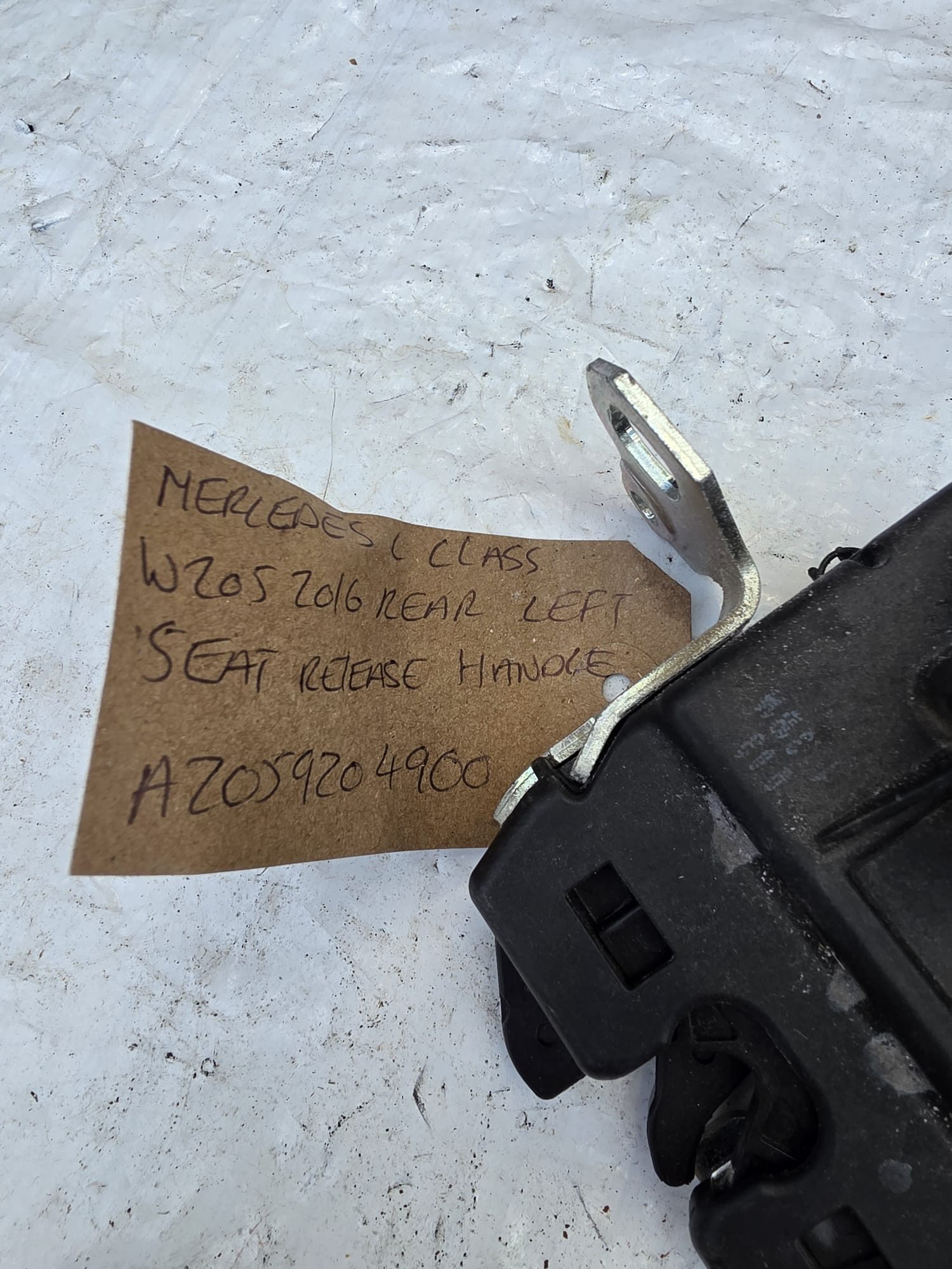 MERCEDES C CLASS W205 2016 REAR LEFT SEAT RELEASE HANDLE A2059204900 - Image 3