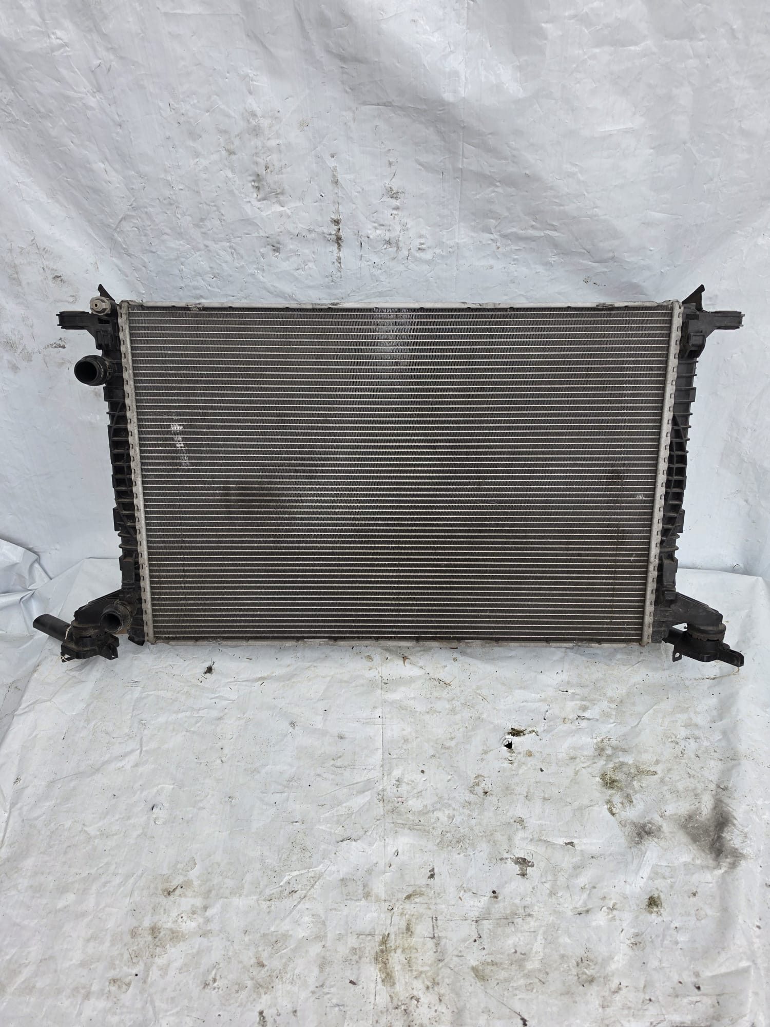 AUDI A4 B9 / VW SEAT SKODA 2.0 TDI WATER COOLANT RADIATOR 16-19 8W0121251AK