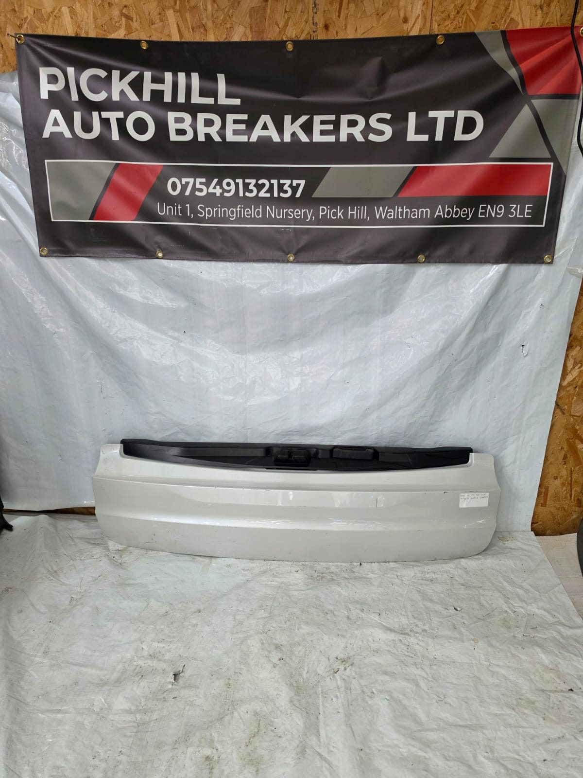 *BMW X5 F15 REAR LOWER TAILGATE BOOT LID COMPLETE