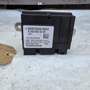 MERCEDES C CLASS W205 2014-2018 FUEL PUMP CONTROL MODULE ECU A0009003206