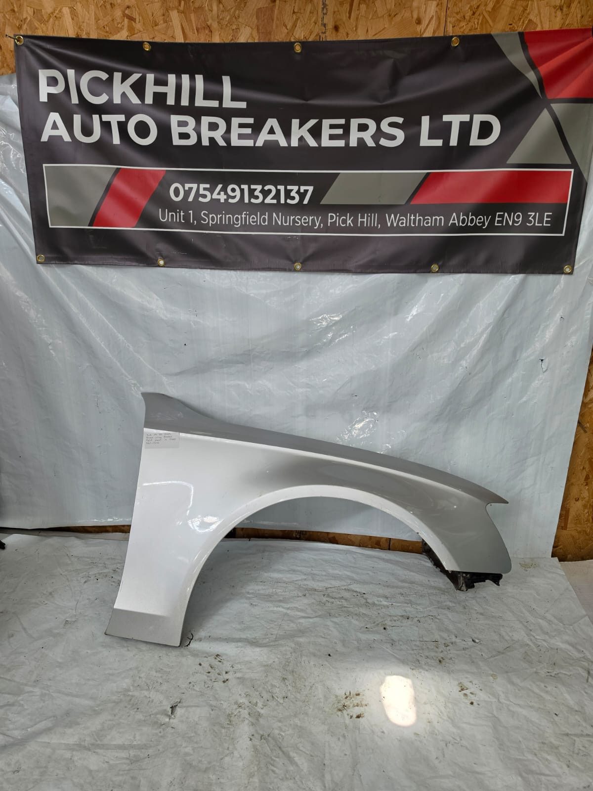*AUDI A4 B8 FRONT DRIVER WING FENDER RIGHT PANEL IN SILVER 2011-2016