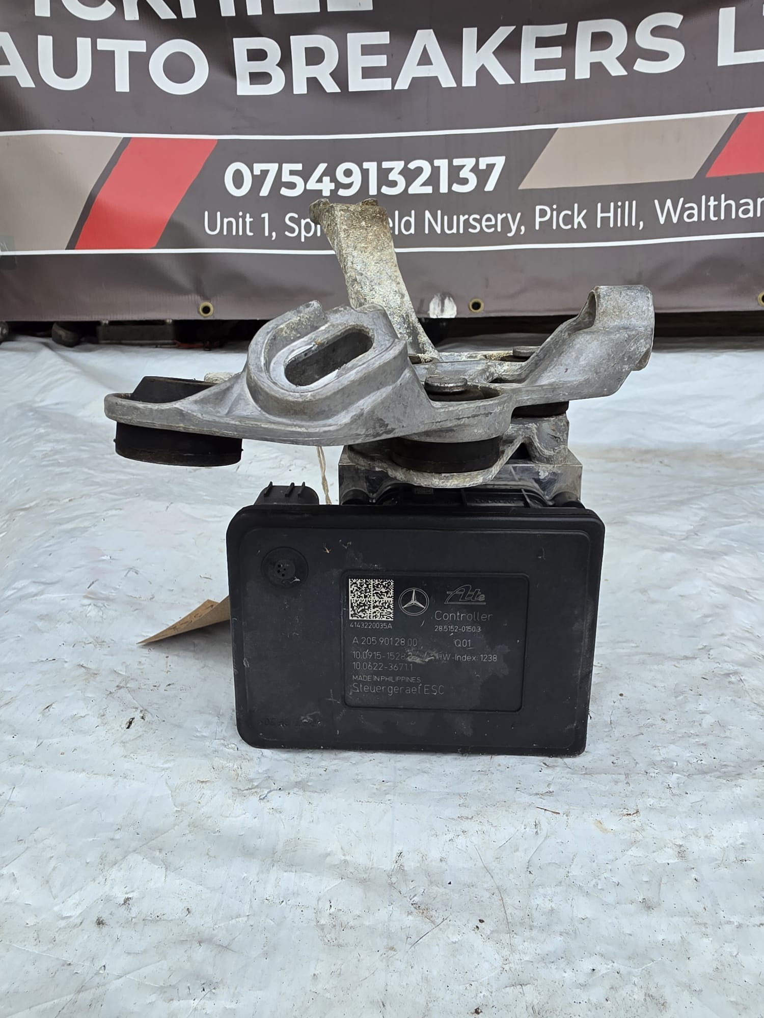 MERCEDES C CLASS W205 2015 2.1 CDI DIESEL ABS PUMP CONTROL MODULE A2059012800 - Image 4