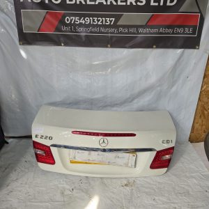 *MERCEDES E CLASS E220 SPORT MK4 C207 2010-2013 BOOT LID TAILGATE COMPLETE
