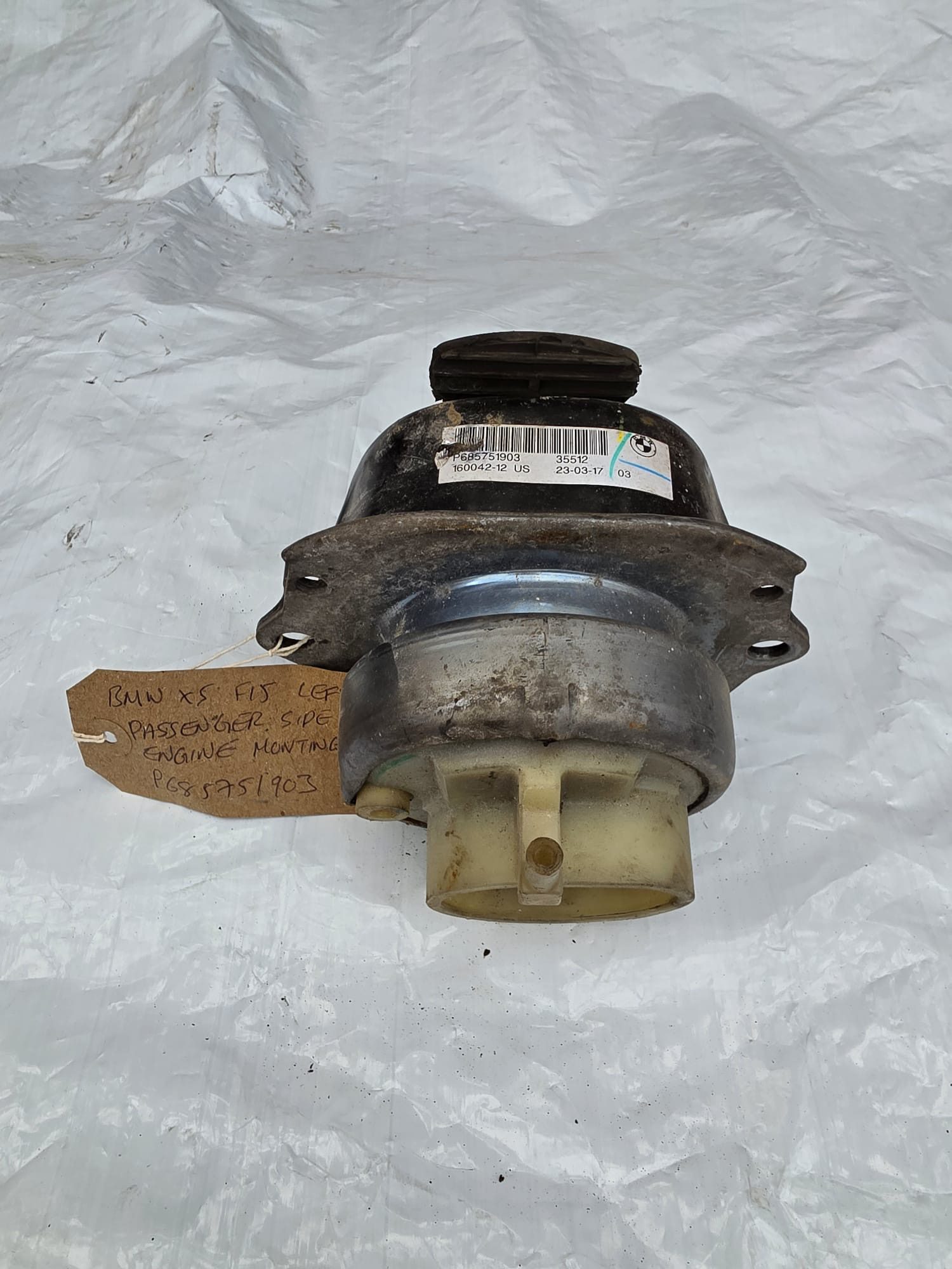 BMW X5 F15 LEFT PASSENGER SIDE ENGINE MOUNT P685751903