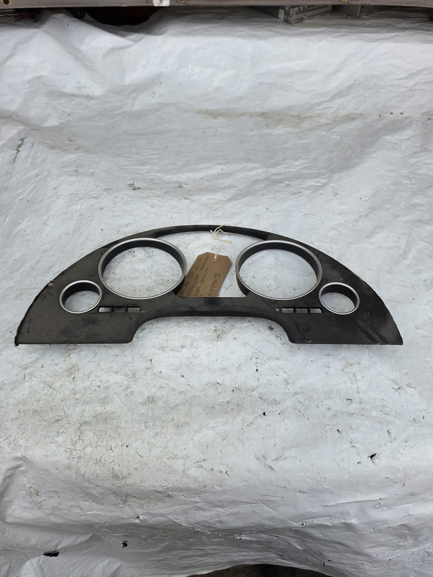 AUDI A4 B7 2002-2008 SPEEDOMETER INSTRUMENT CLUSTER SURROUND TRIM 8H09192196PS
