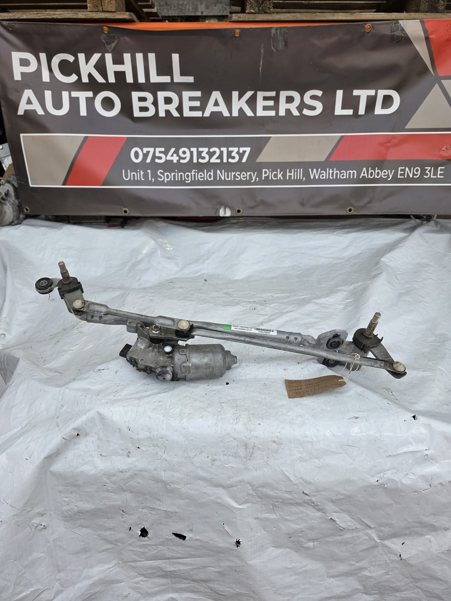 BMW X6 F16 FRONT WINDSCREEN WIPER MOTOR AND LINKAGE 735033604-04