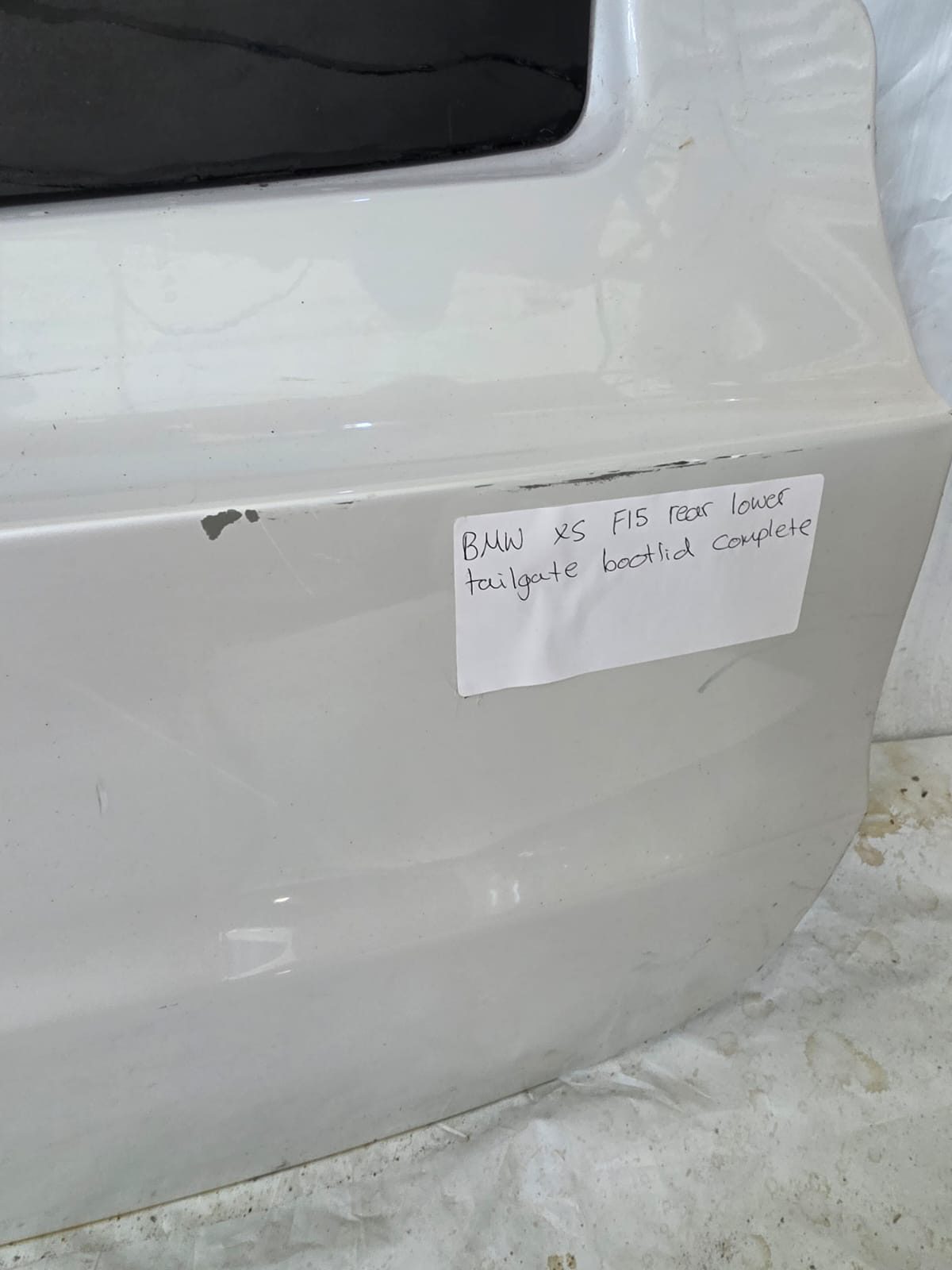 *BMW X5 F15 REAR LOWER TAILGATE BOOT LID COMPLETE - Image 7