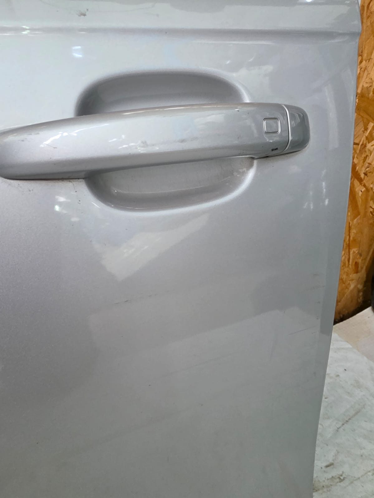 *AUDI A4 B8 2009 PASSENGER SIDE FRONT DOOR IN SILVER - Image 3